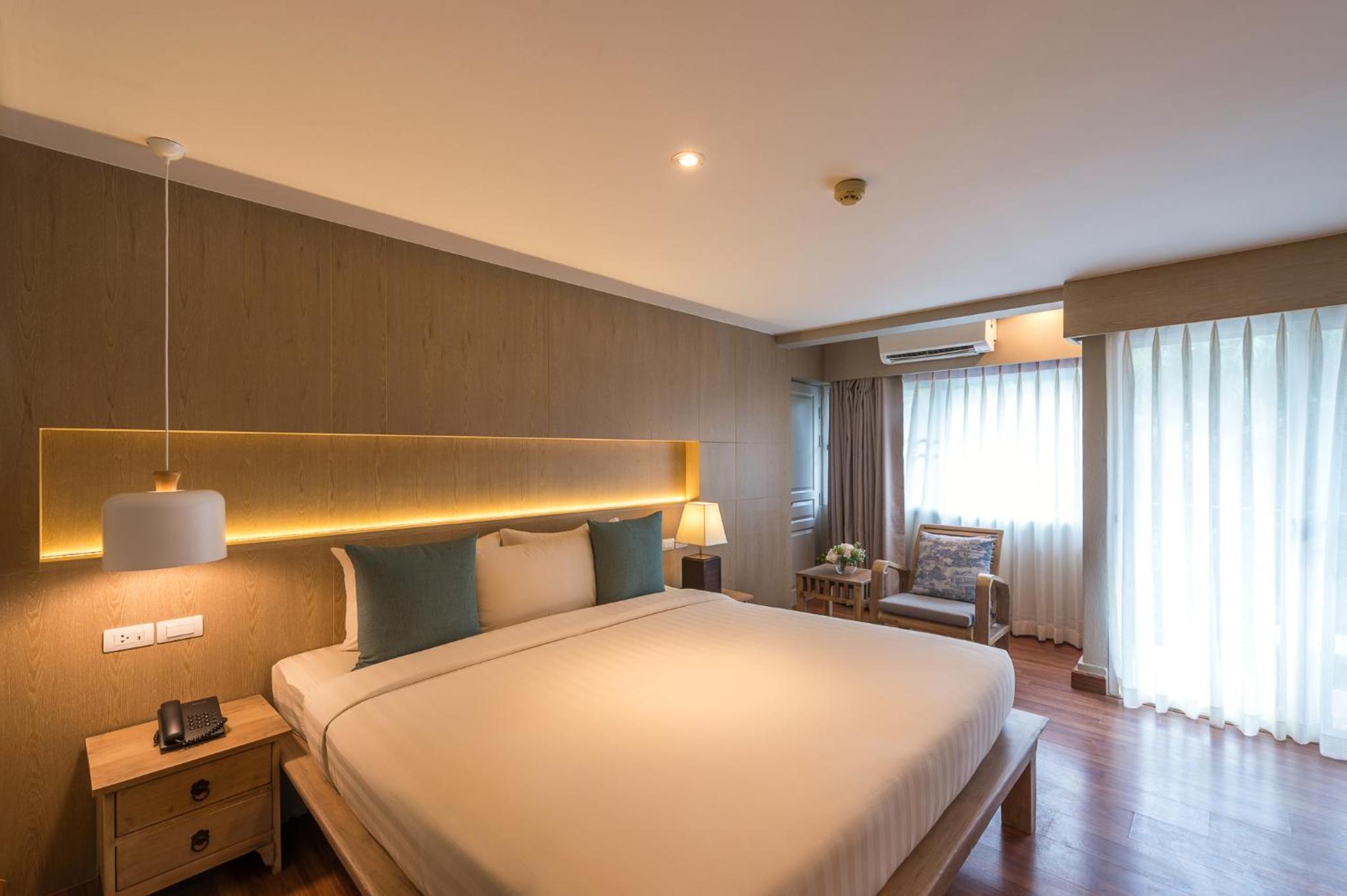 Superior Double or Twin Room with Pool View