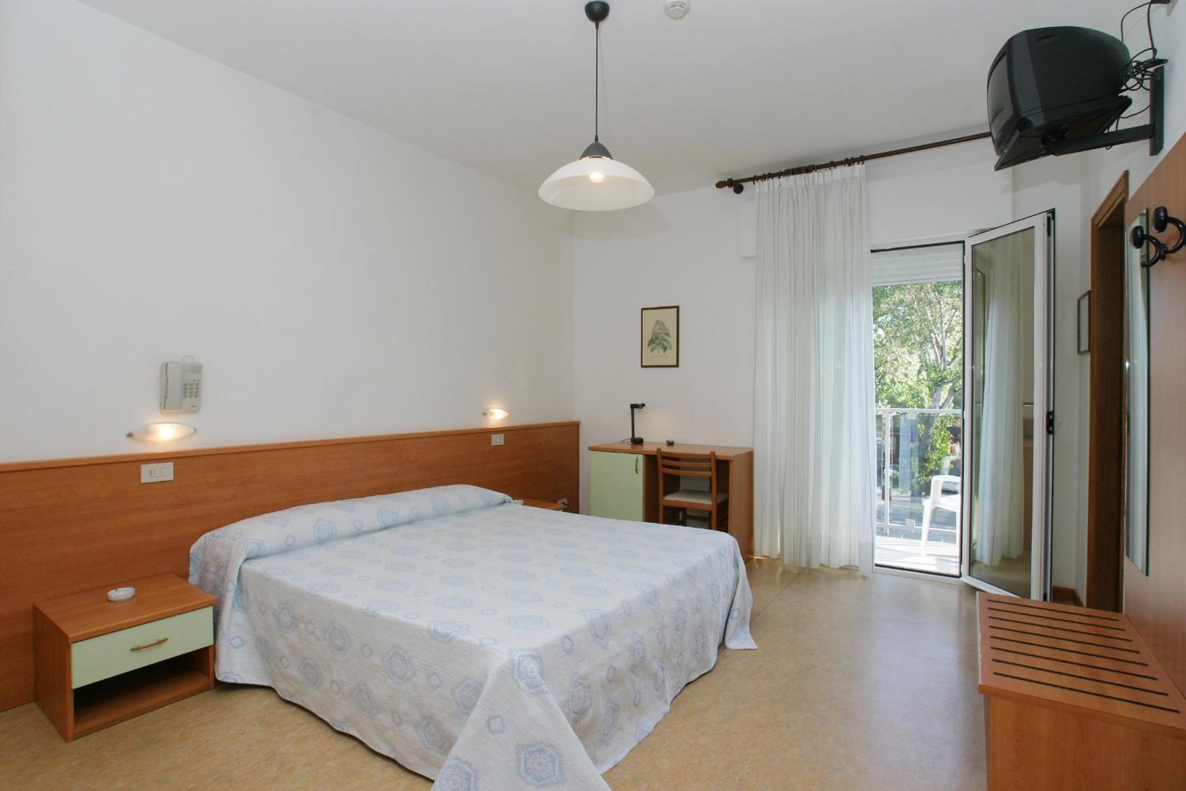Double or Twin Room with Balcony photo 3