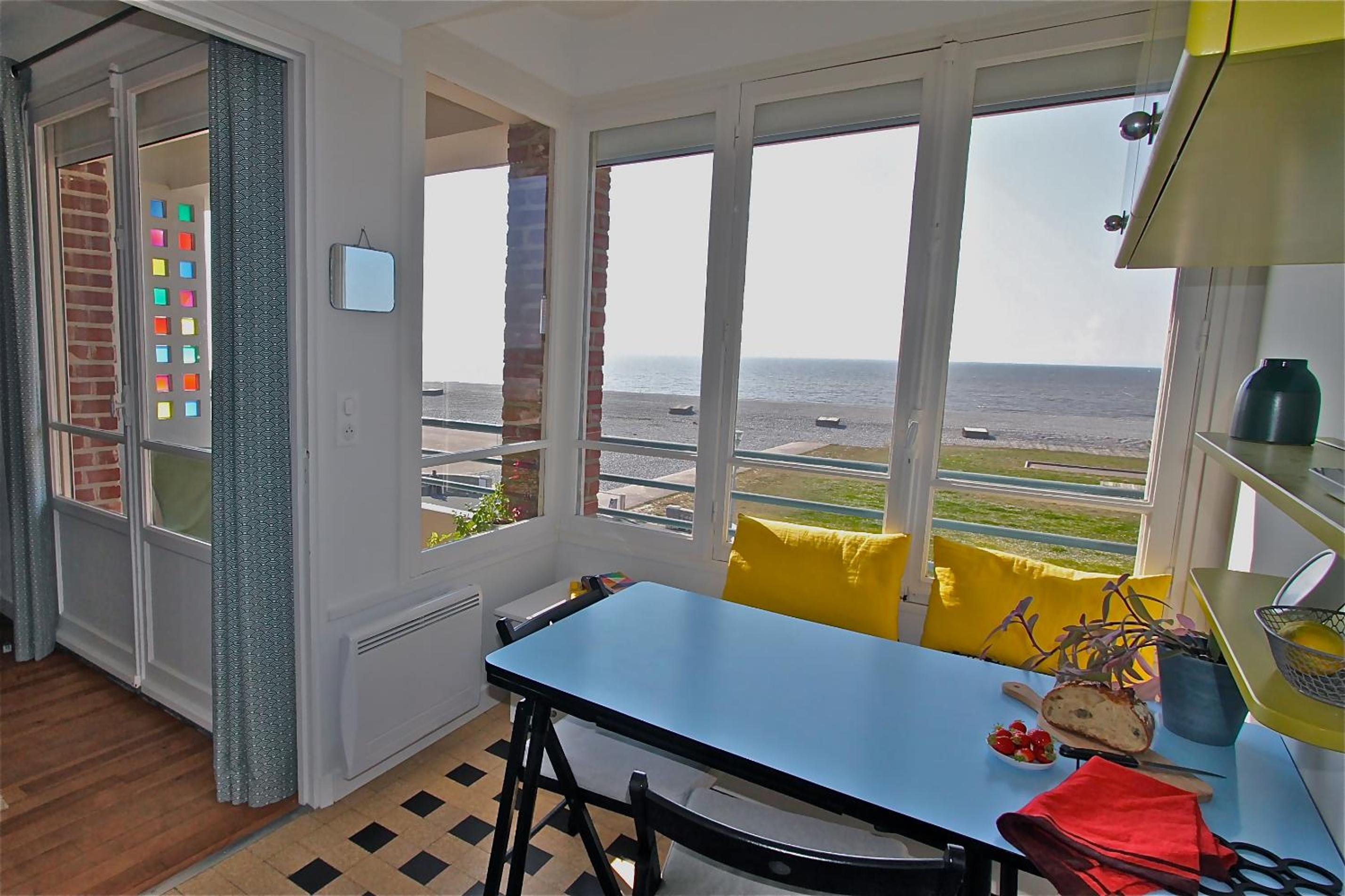 Apartment with Sea View photo 2