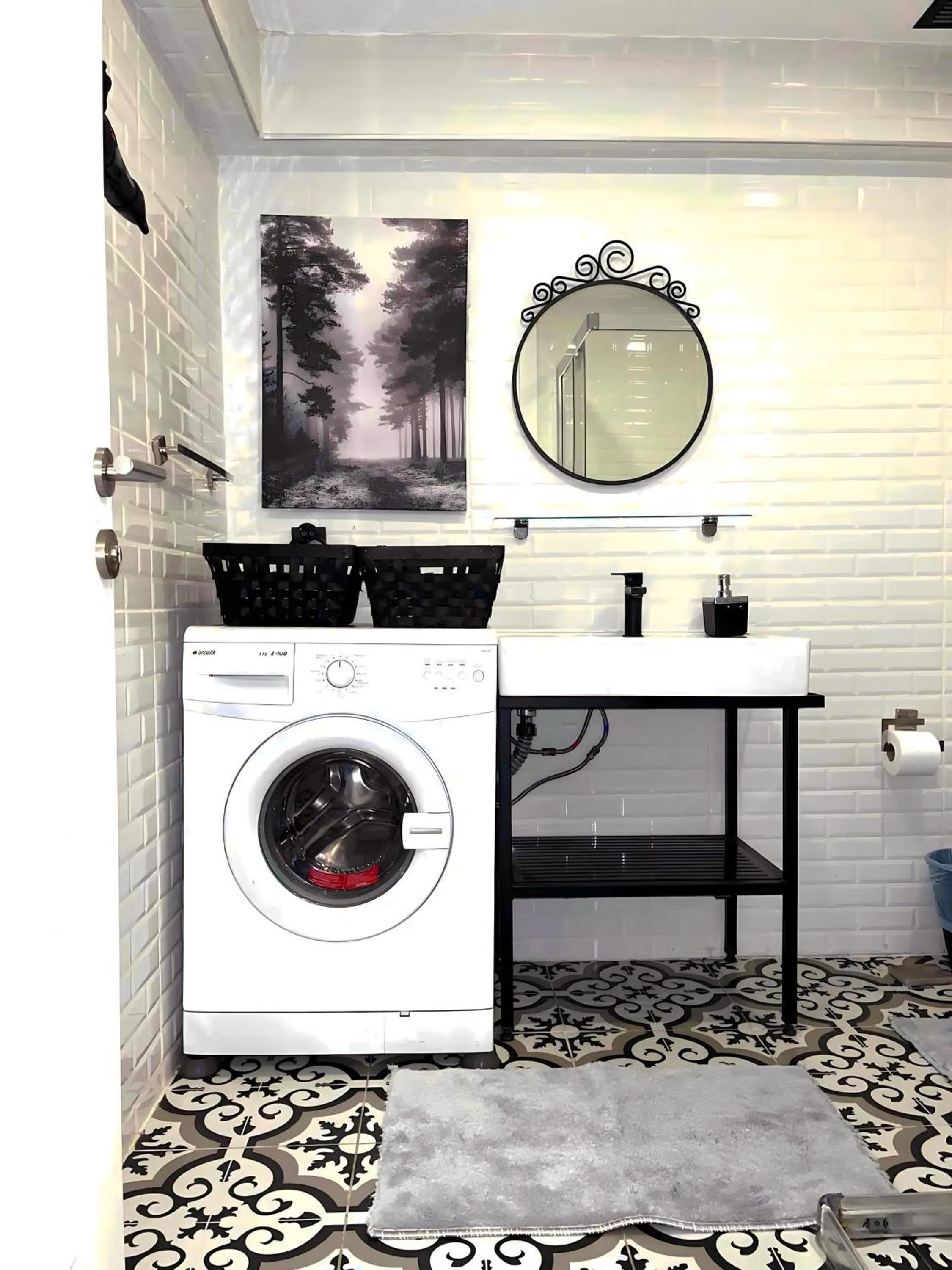 Studio Apartment with Balcony photo 2