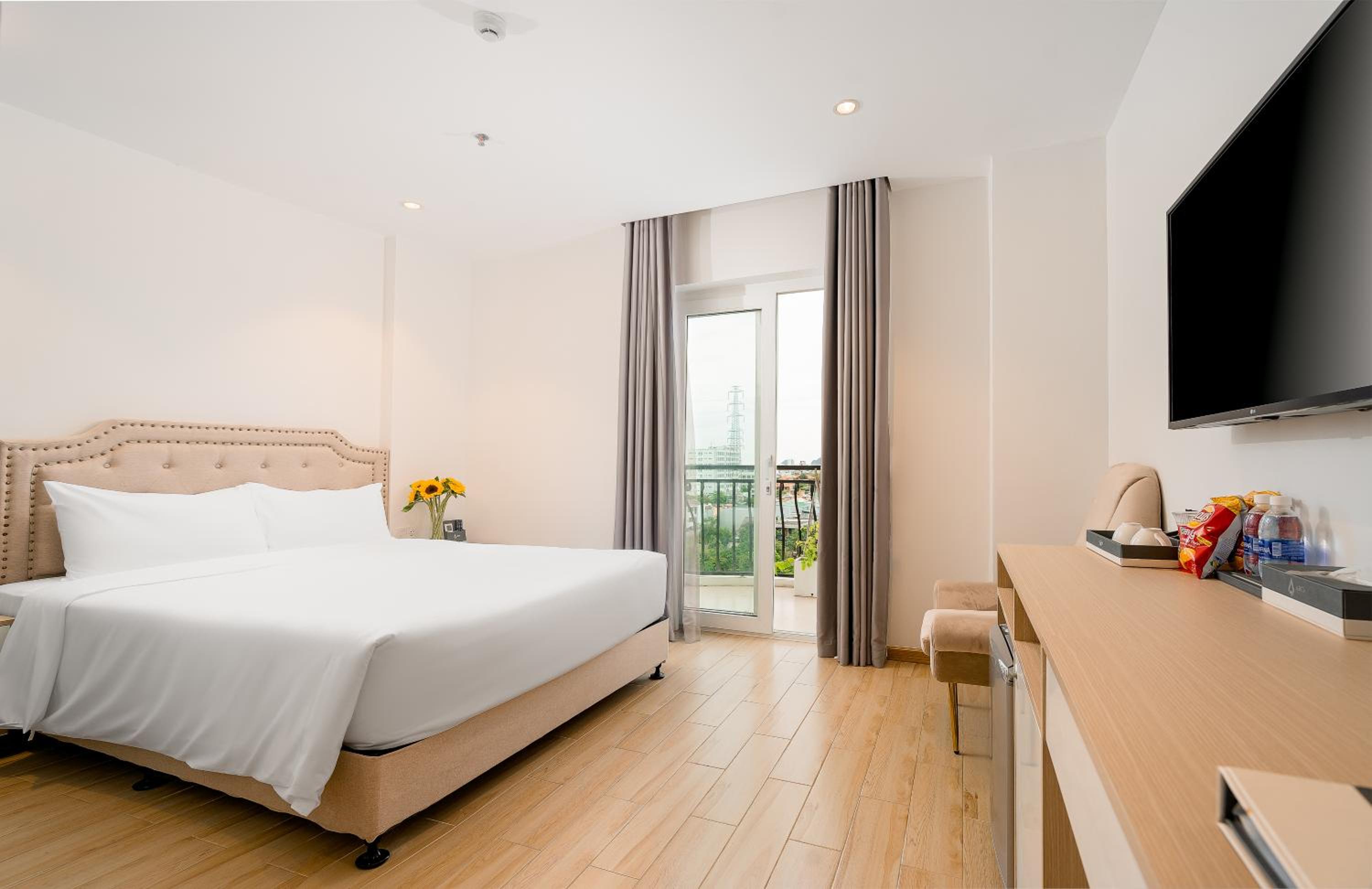 Double Room with Balcony - Photo 1