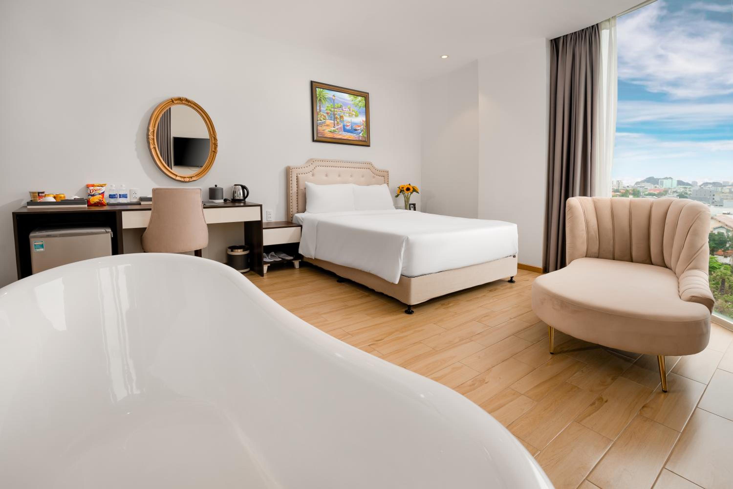 Suite with Balcony and River View - Photo 6