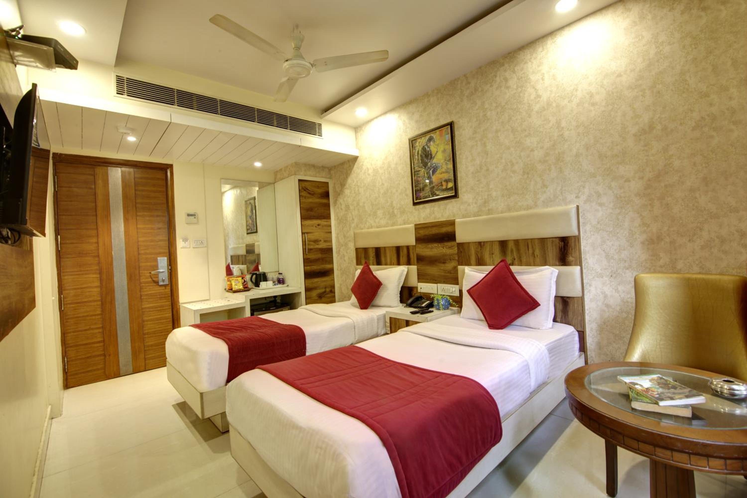 Deluxe Double or Twin Room photo 2