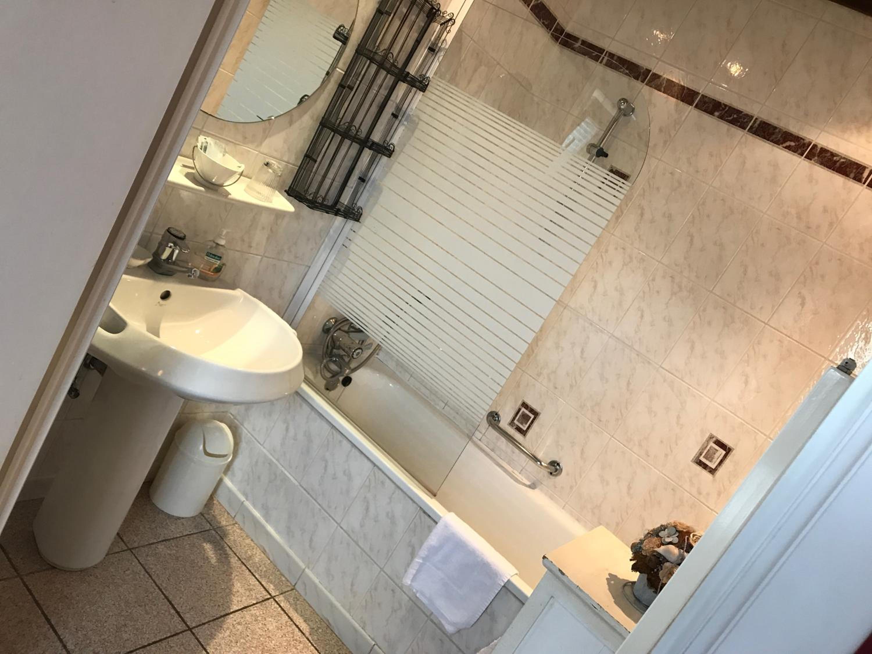 Superior Twin Room With City View photo 2
