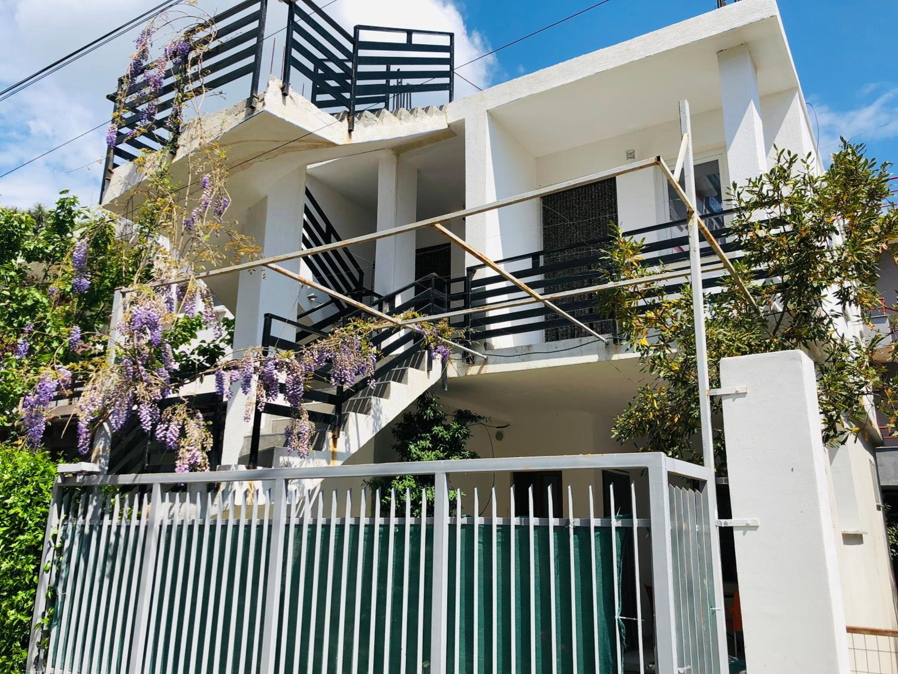 Apartment with Balcony photo 2