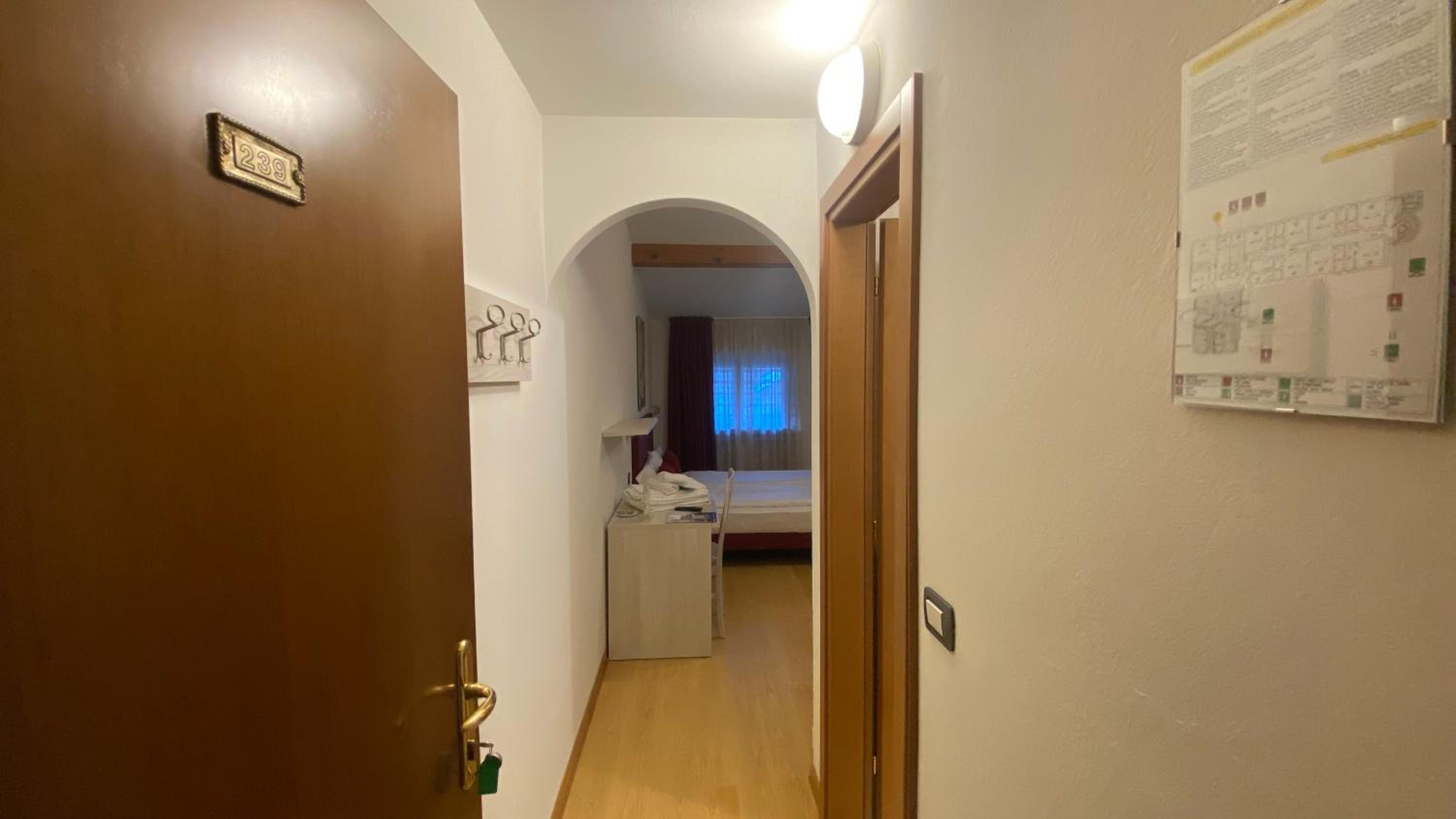 Budget Double Room photo 2