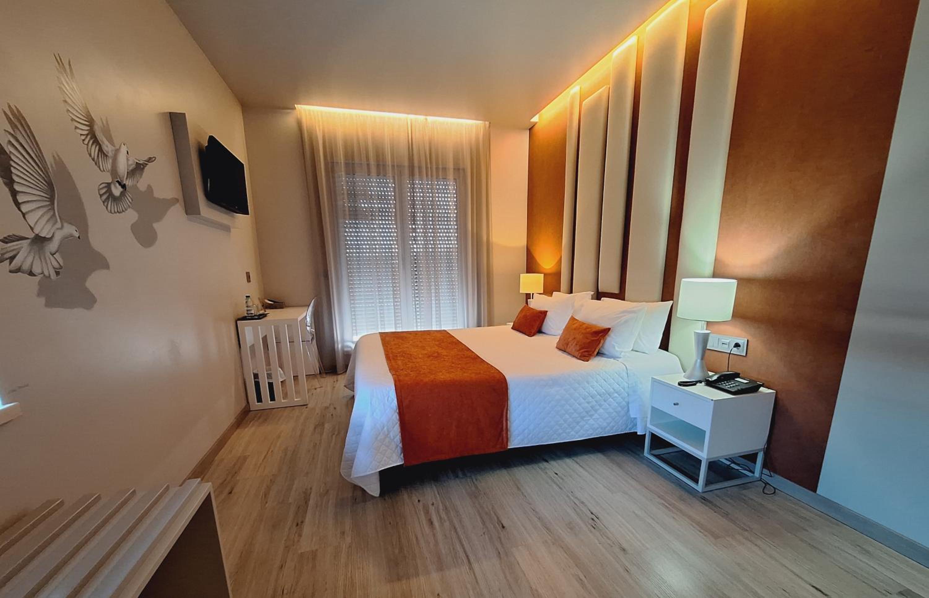 Deluxe Double Room with Balcony and Sanctuary View