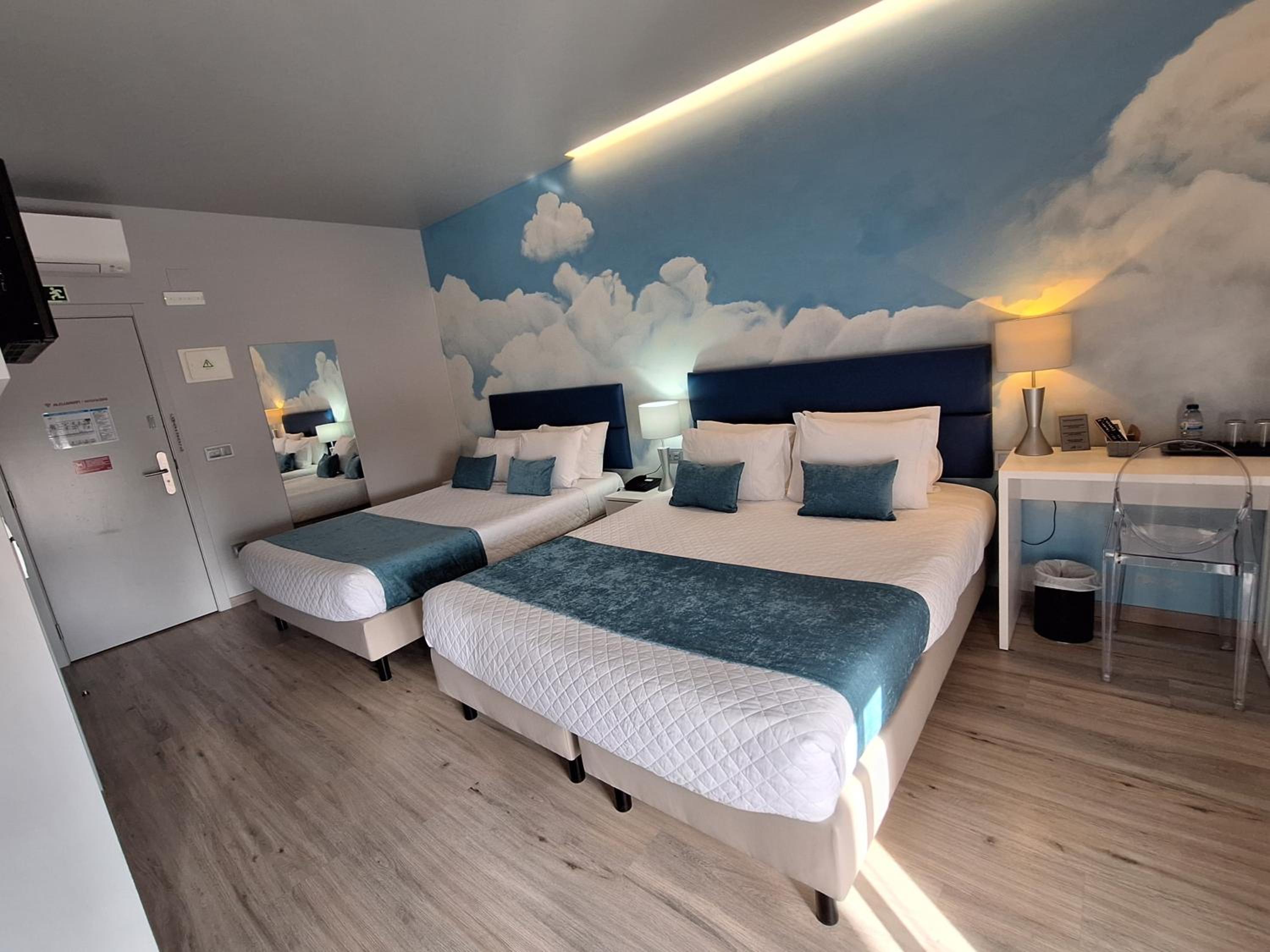 Deluxe Family Room
