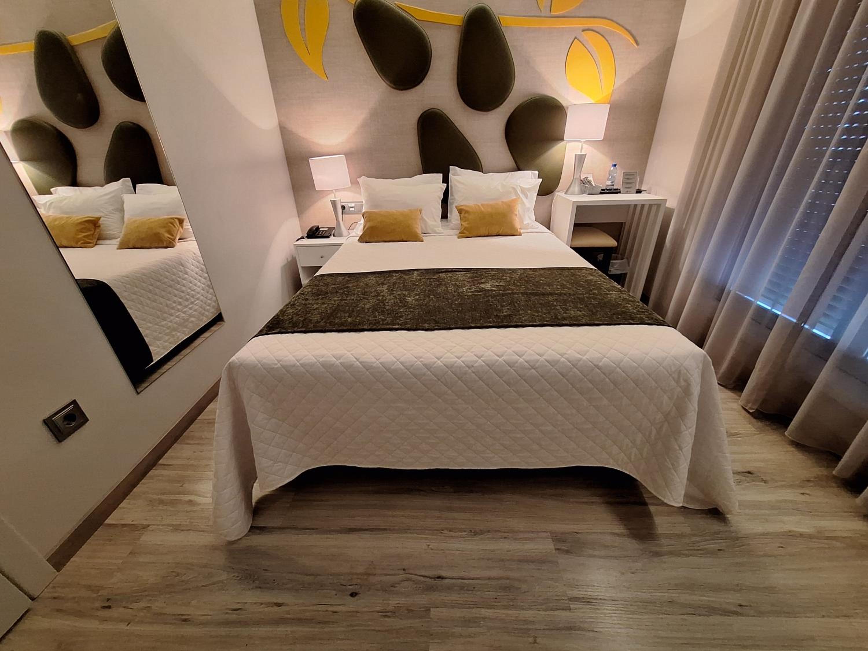Deluxe Single Room with Balcony