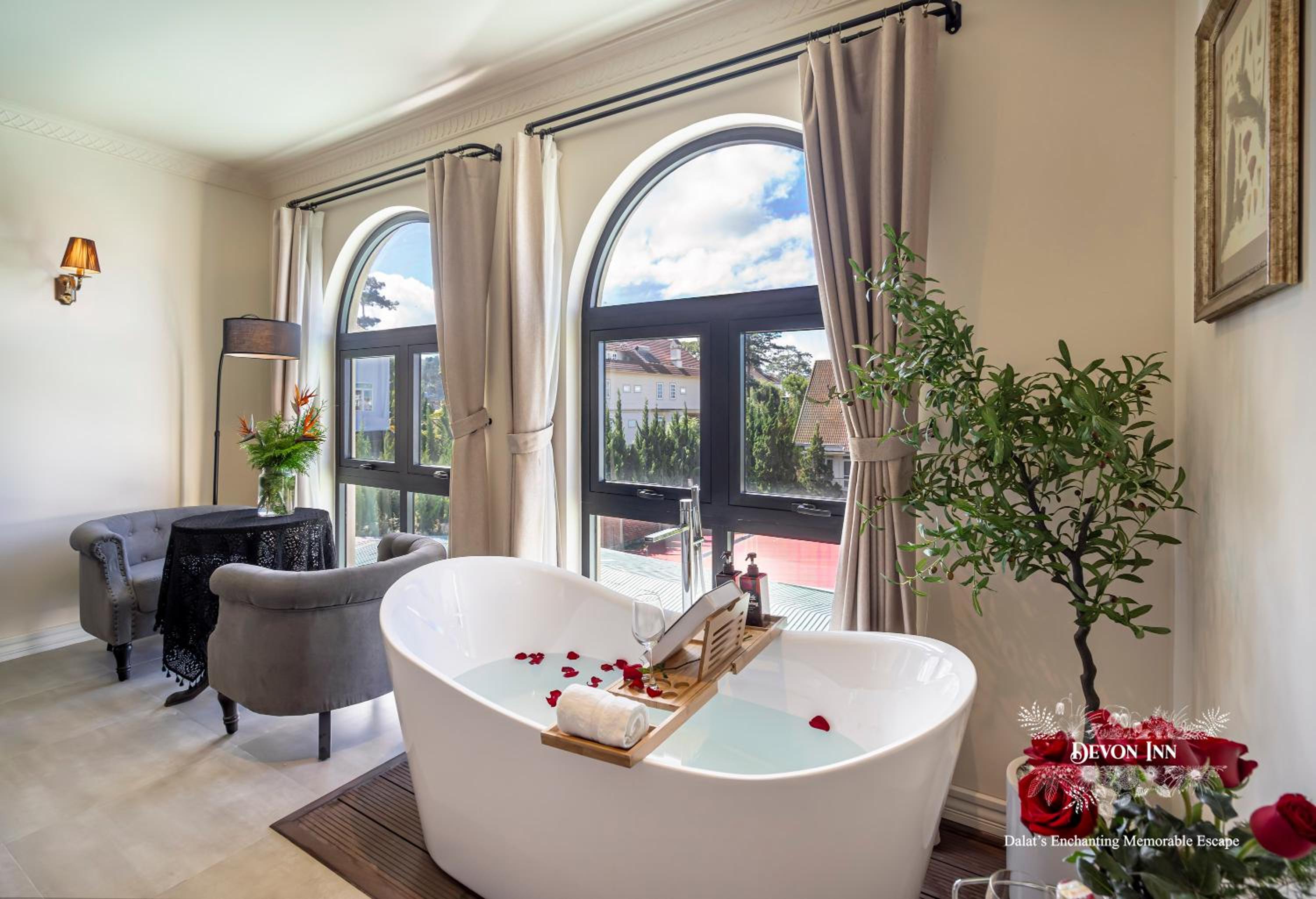 Deluxe Double Room with Bath photo 2
