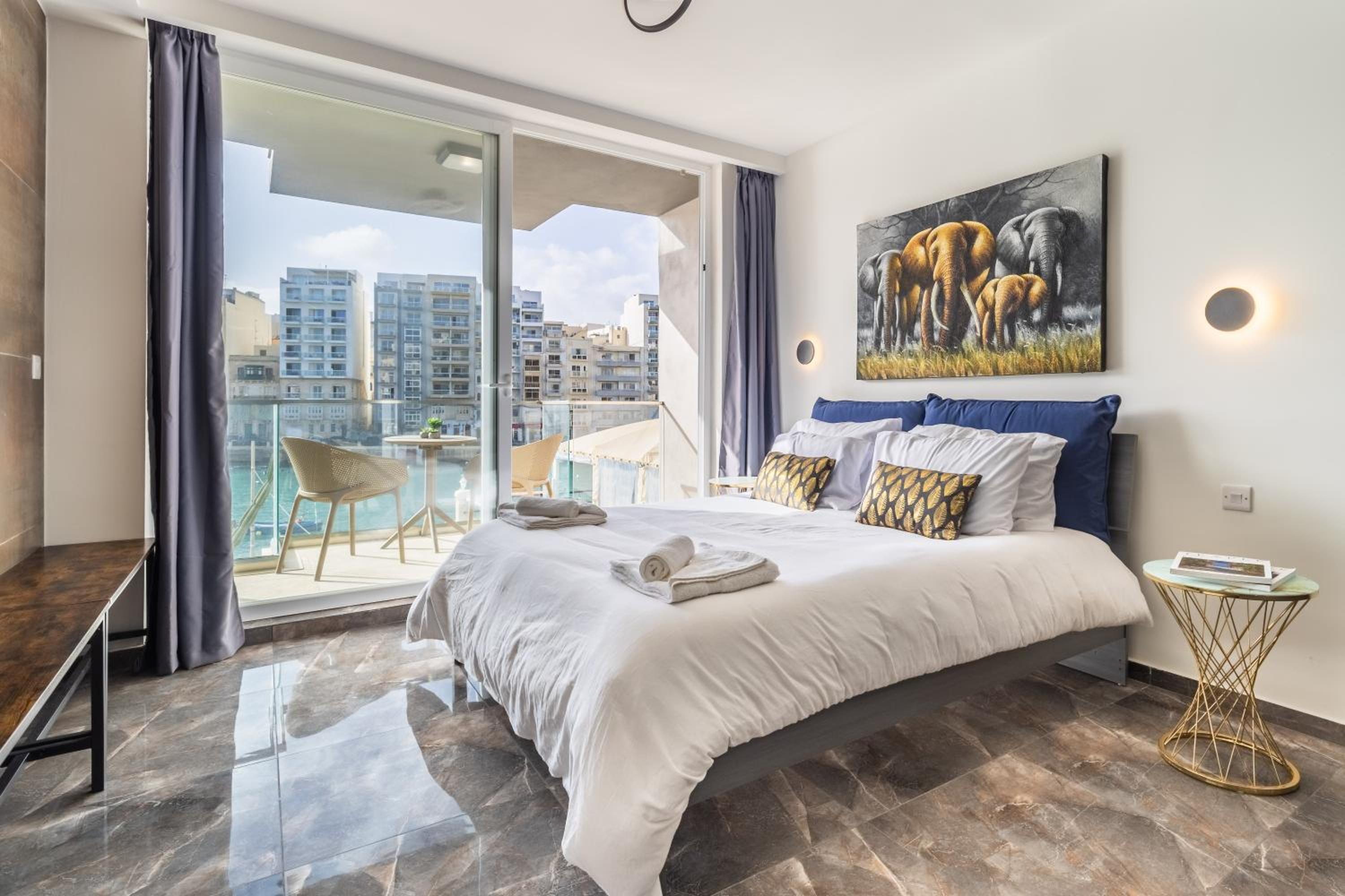 One-Bedroom Apartment