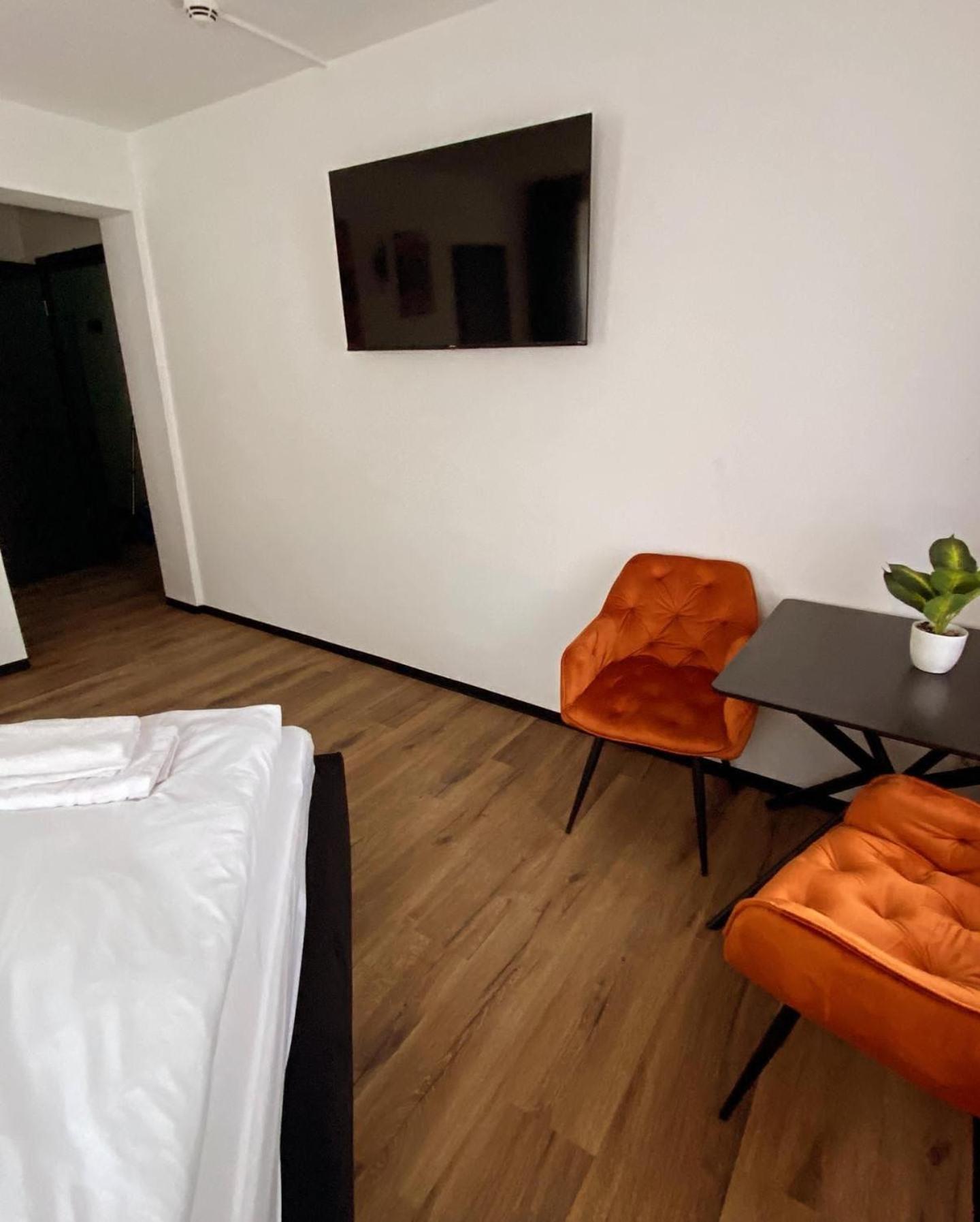 Large Double Room photo 2