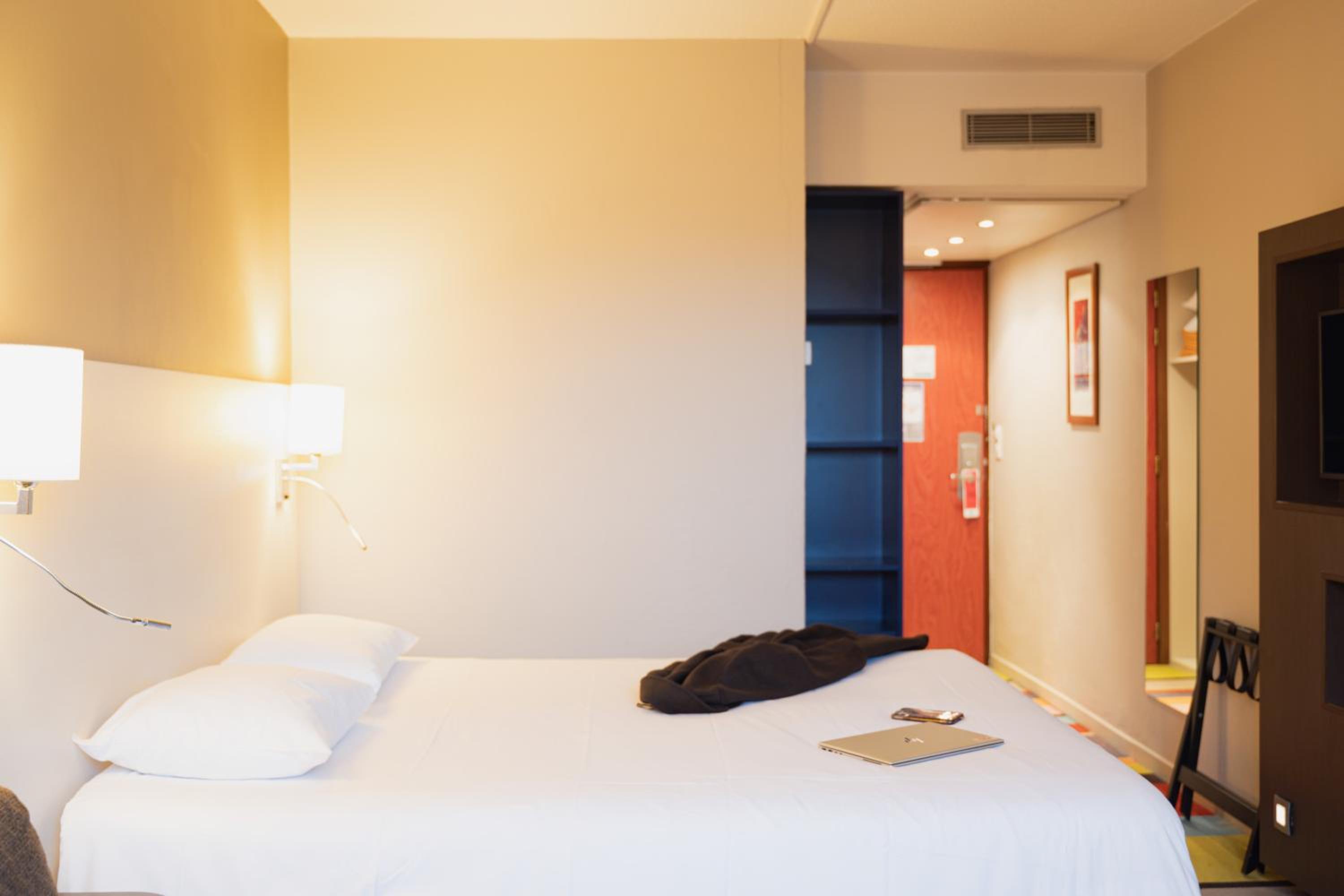 Standard Double Room - Photo 3