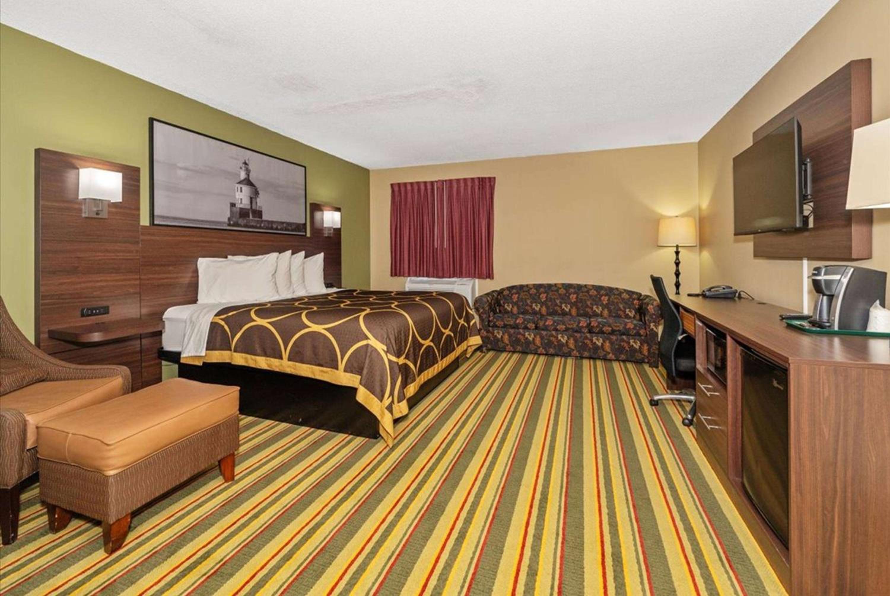 King Suite - Non-Smoking - Photo 1