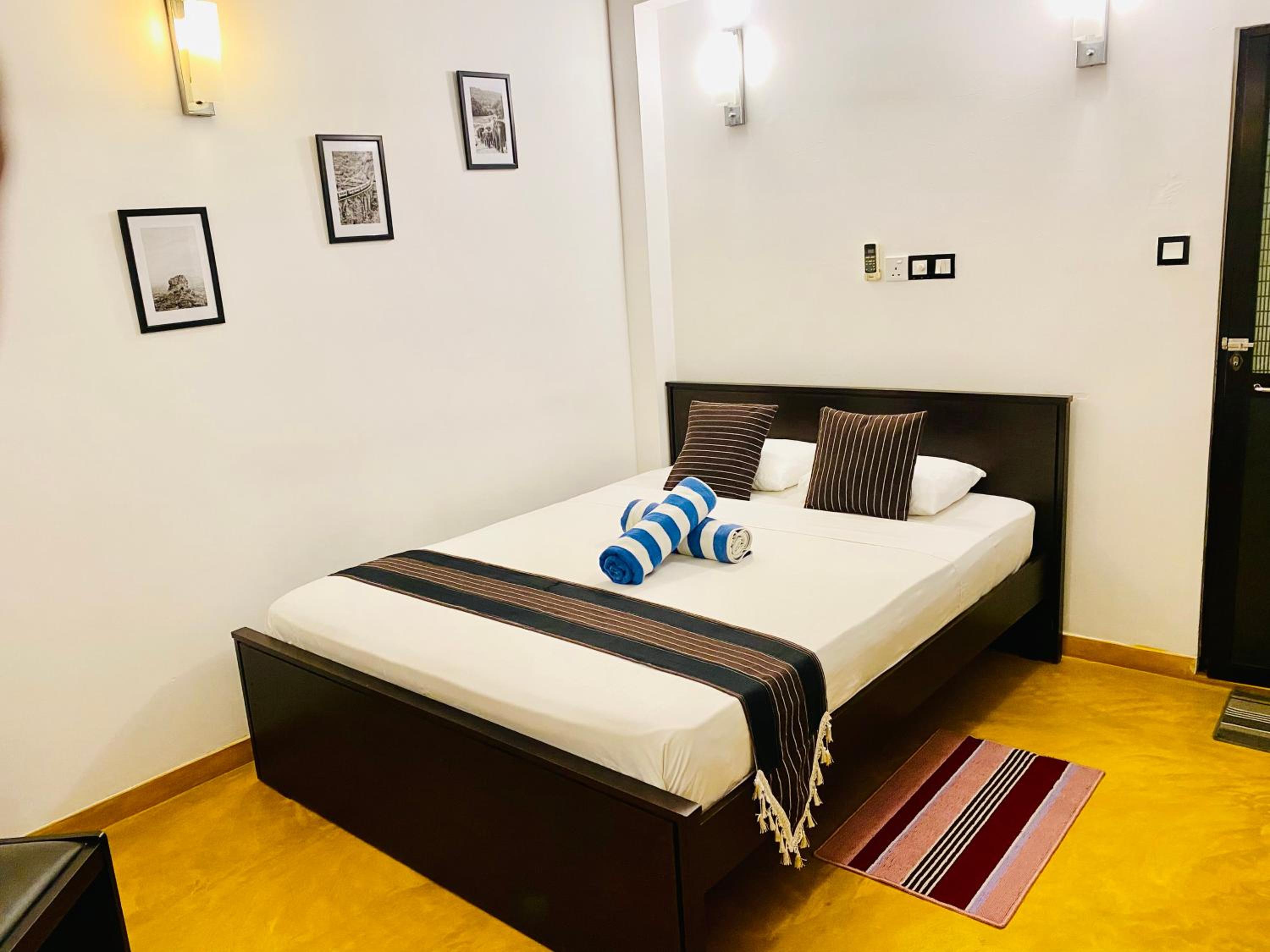 Standard Double Room with Fan photo 2
