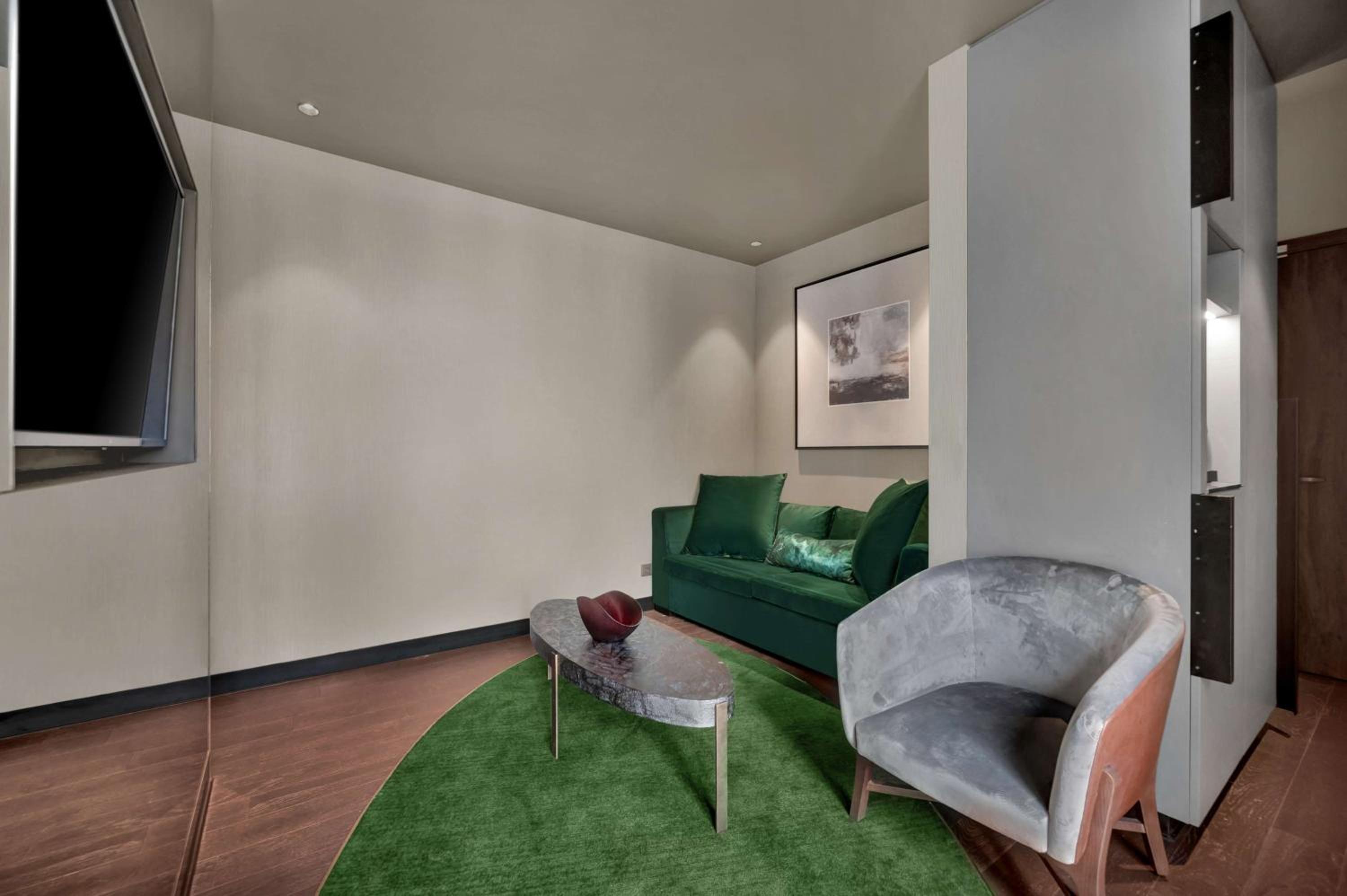 One-Bedroom King Suite - Photo 14