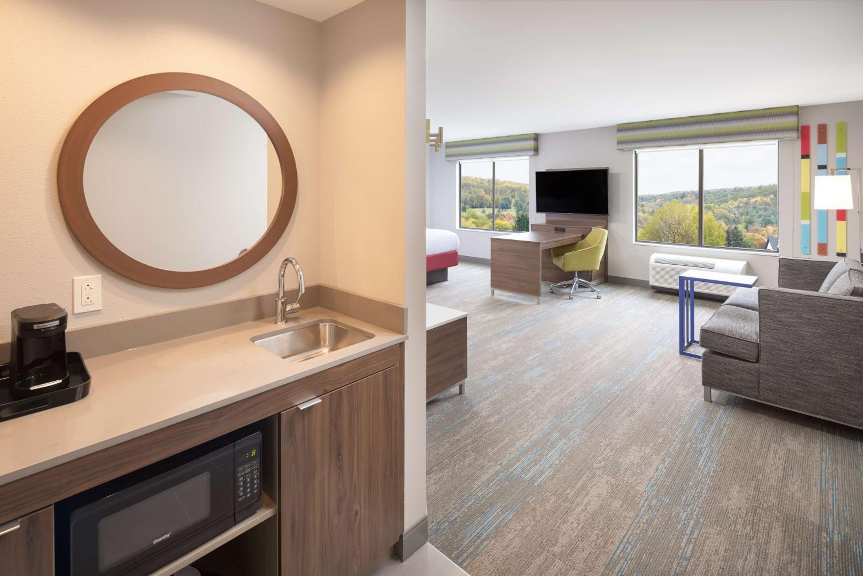King Studio Suite - Photo 1