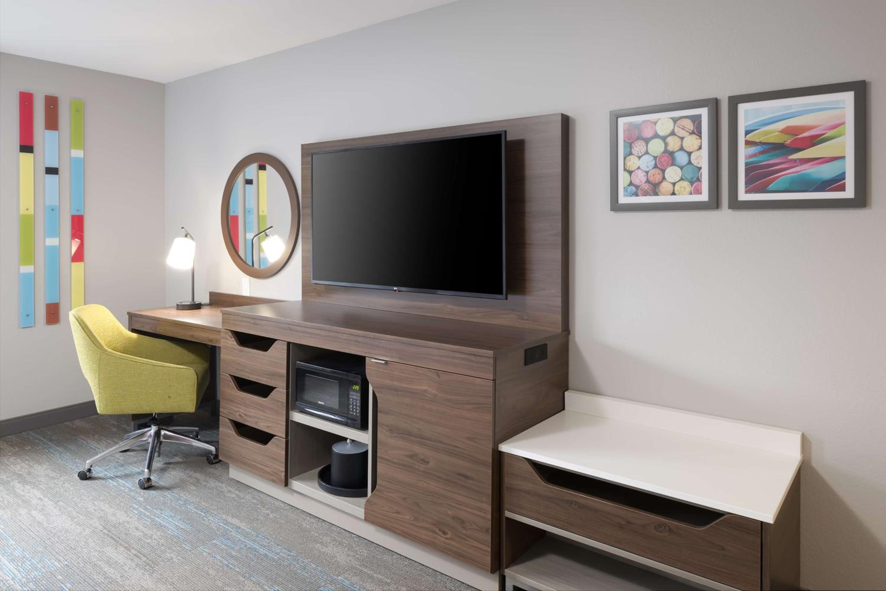 Queen Room with Two Queen Beds and Bath Tub - Mobility and Hearing Access - Photo 4