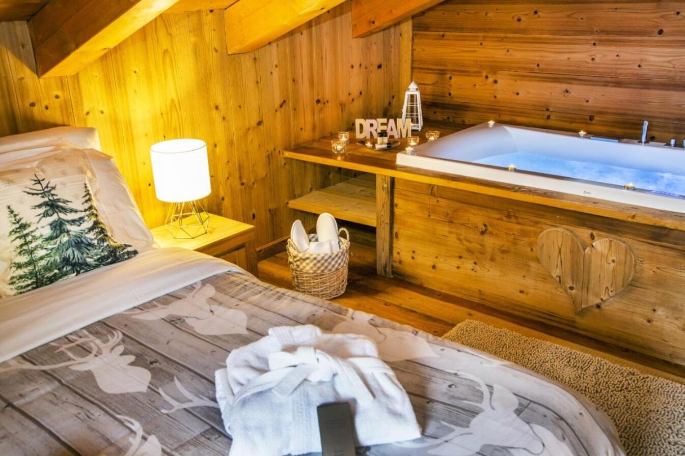 Suite with Spa Bath photo 2