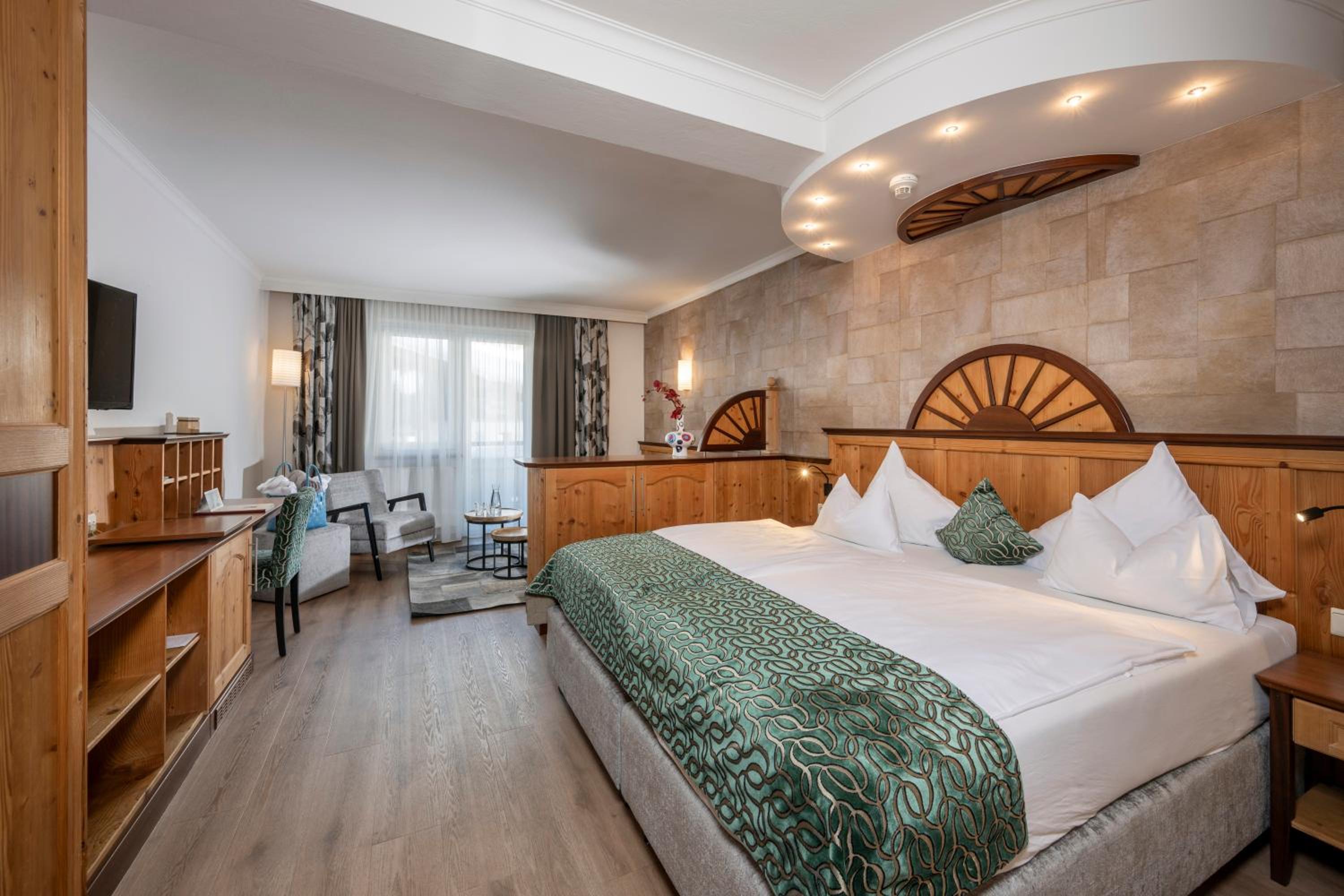 Classic Junior Suite - Photo 5