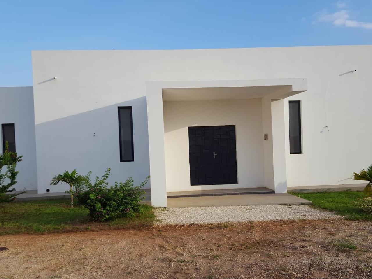 Three-Bedroom Villa photo 2