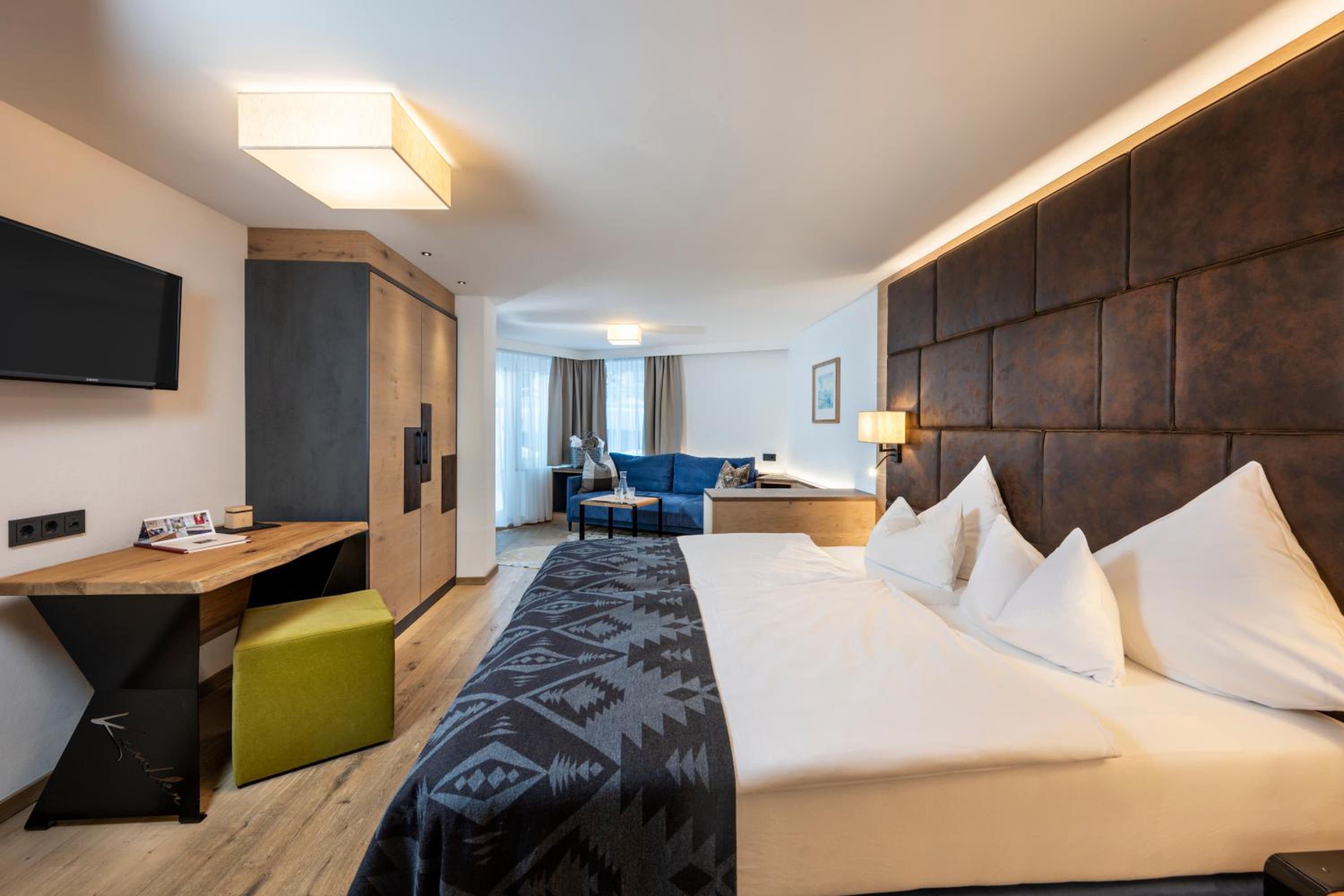 Deluxe Junior Suite - Photo 6