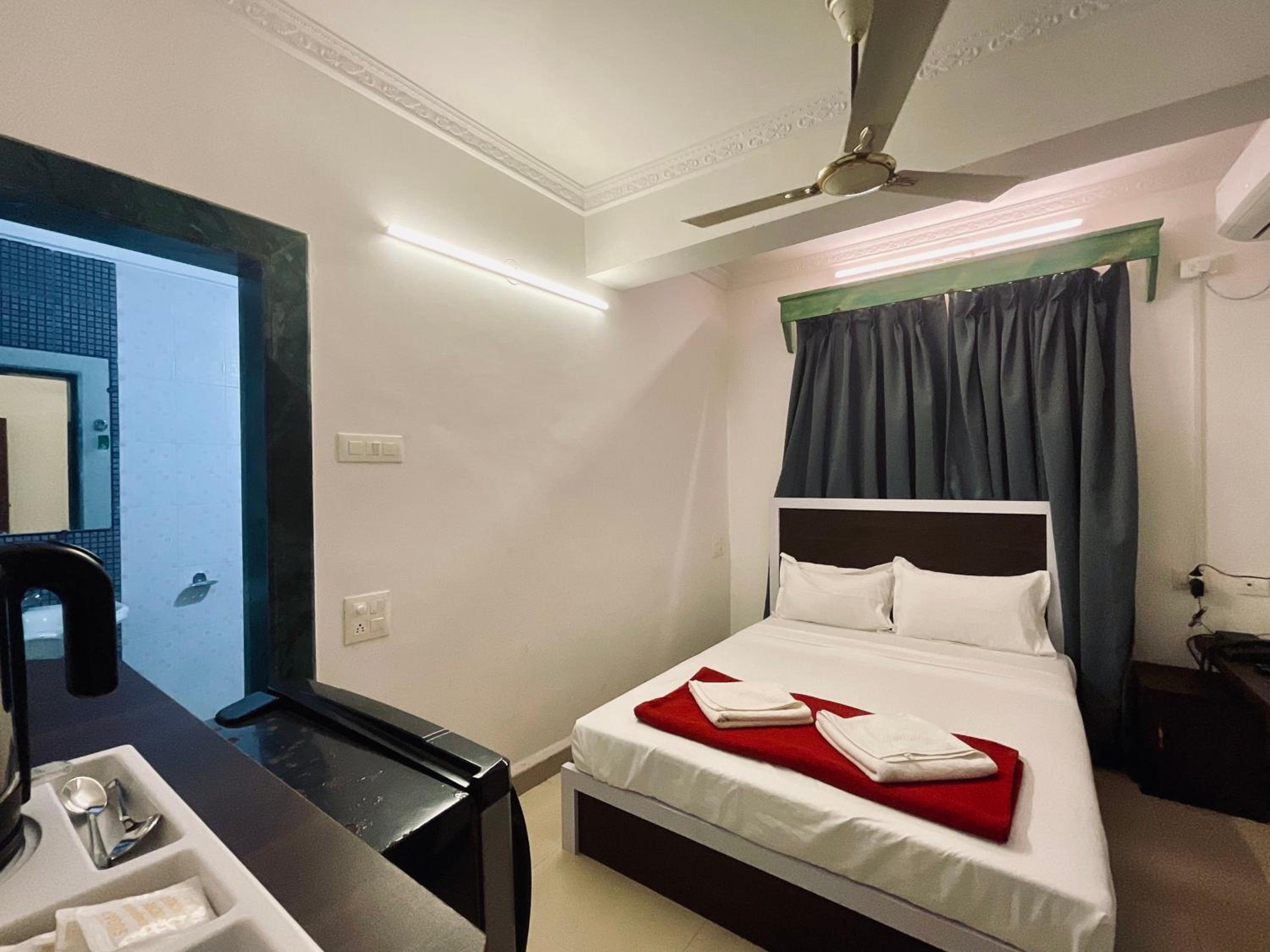 Small Double Room photo 1