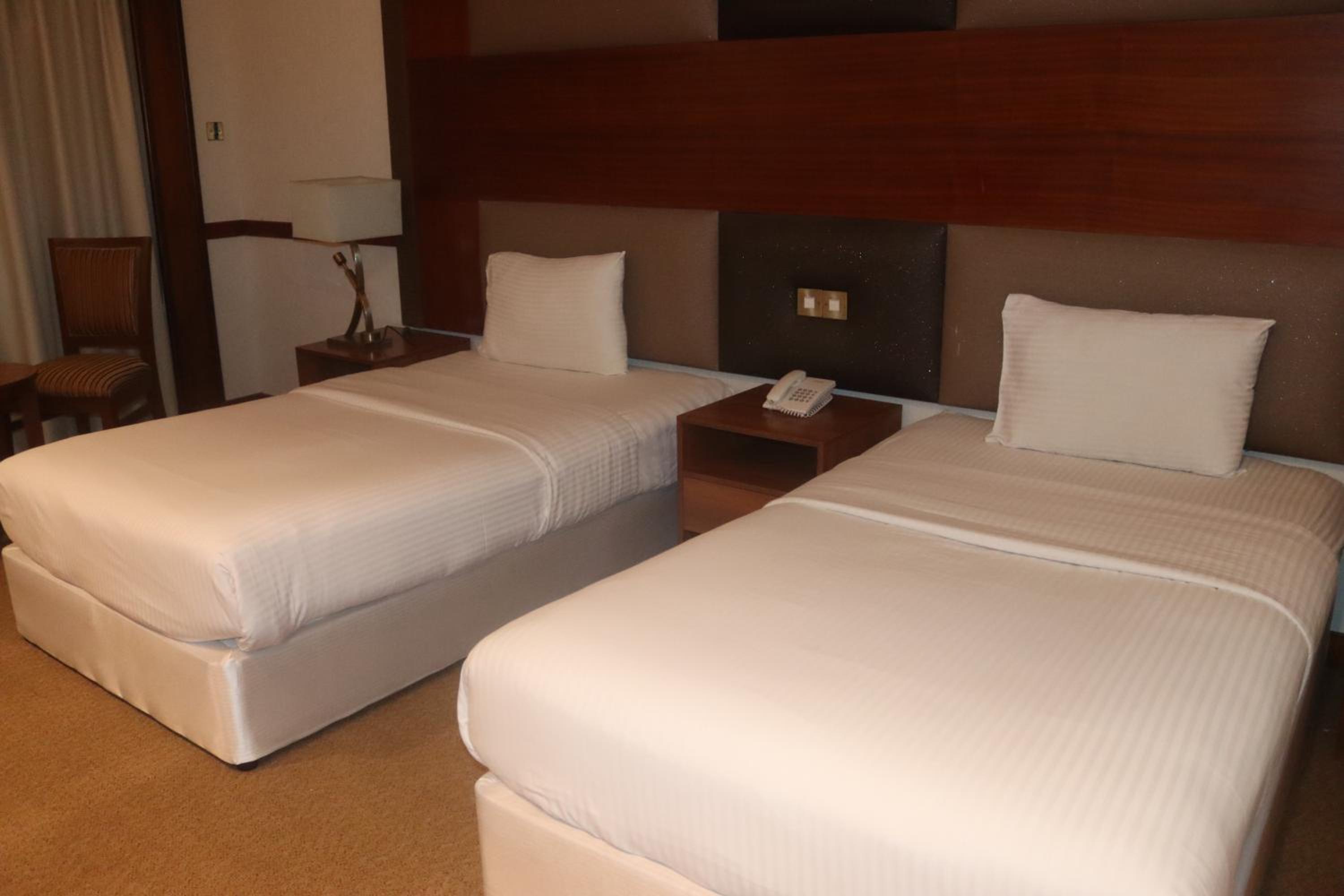 Deluxe Twin Room photo 3