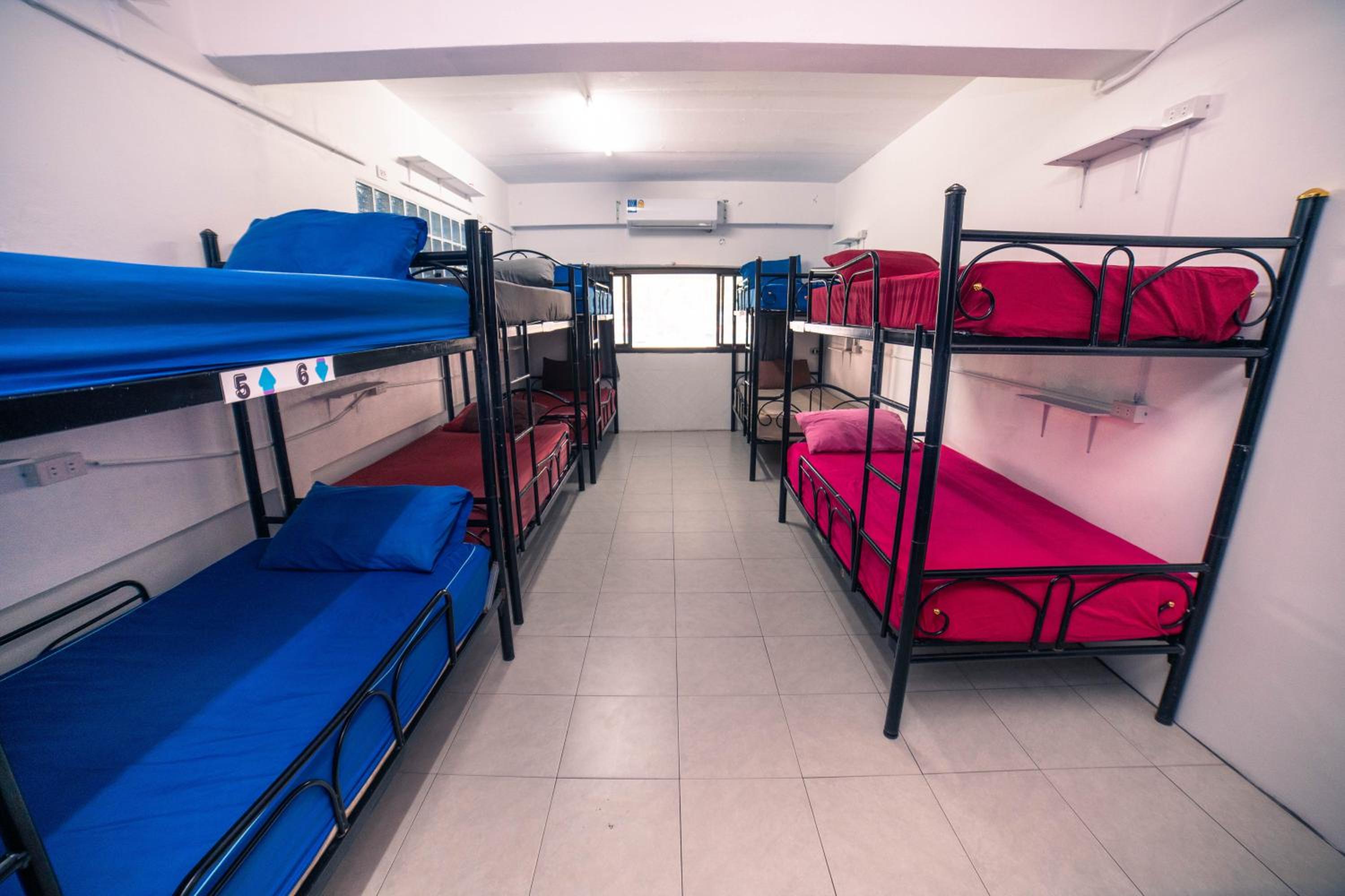 Bed in 10-Bed Mixed Dormitory Room photo 3