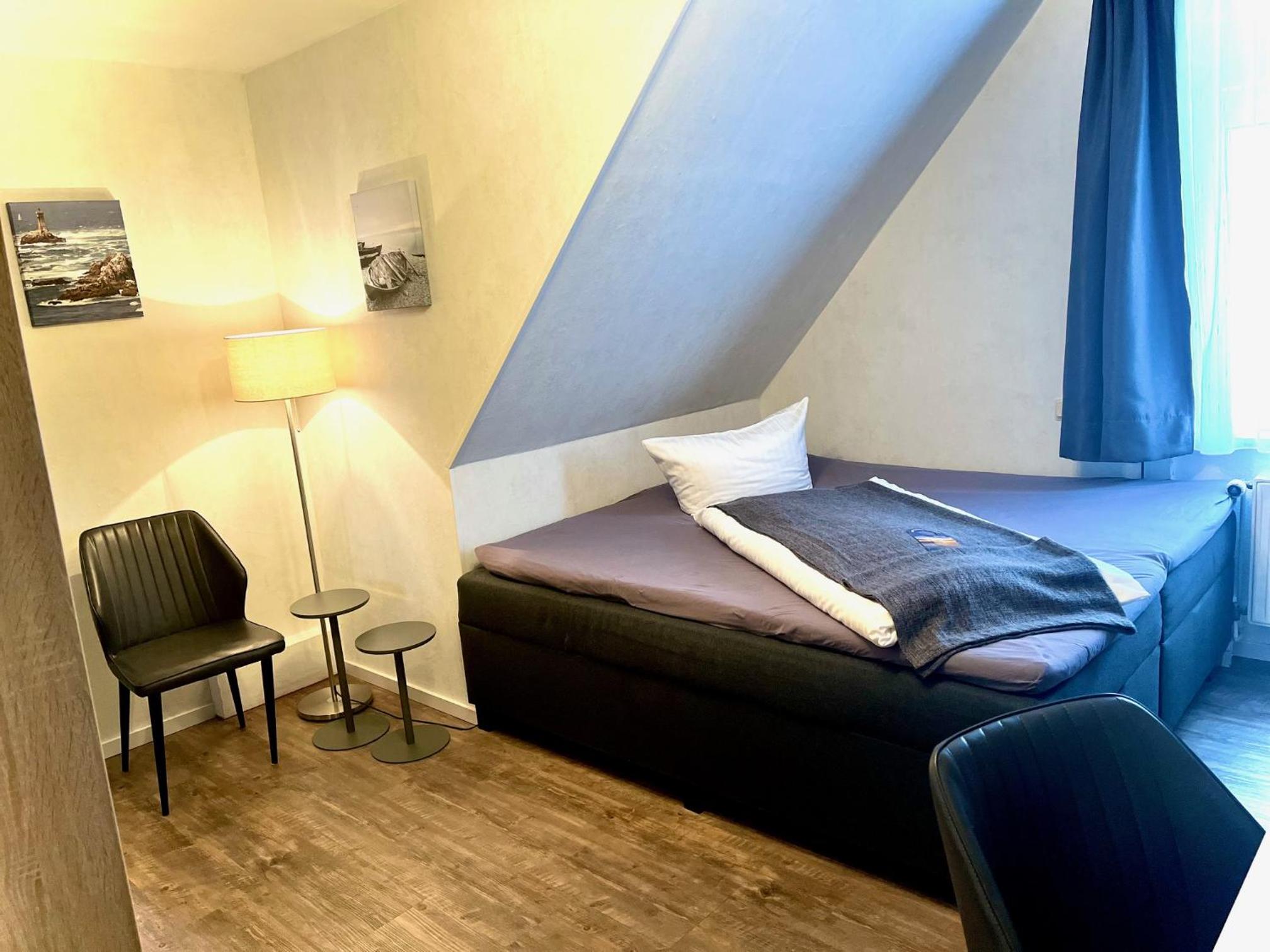 Single Room photo 2