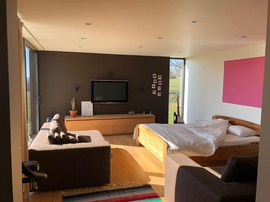 One-Bedroom House photo 1