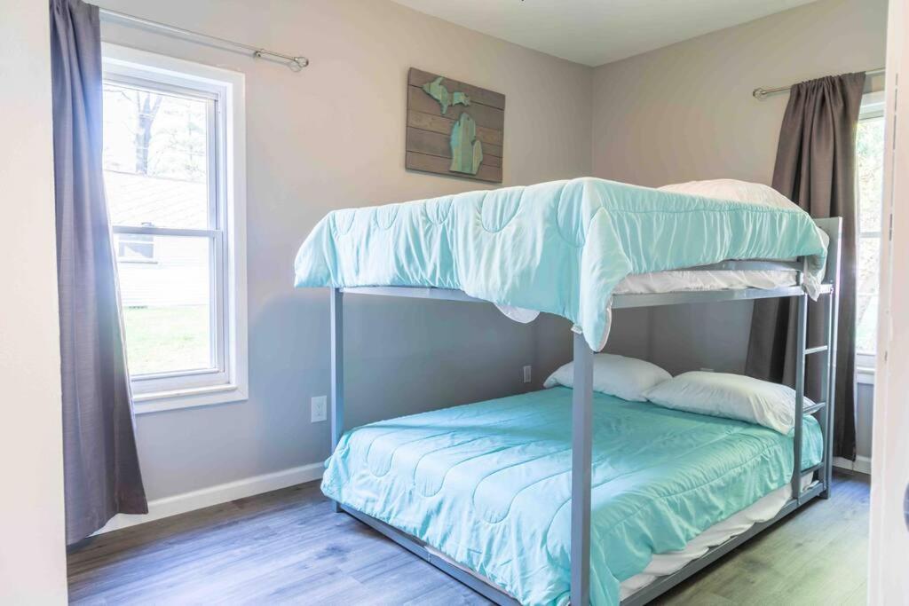 Four-Bedroom House photo 1