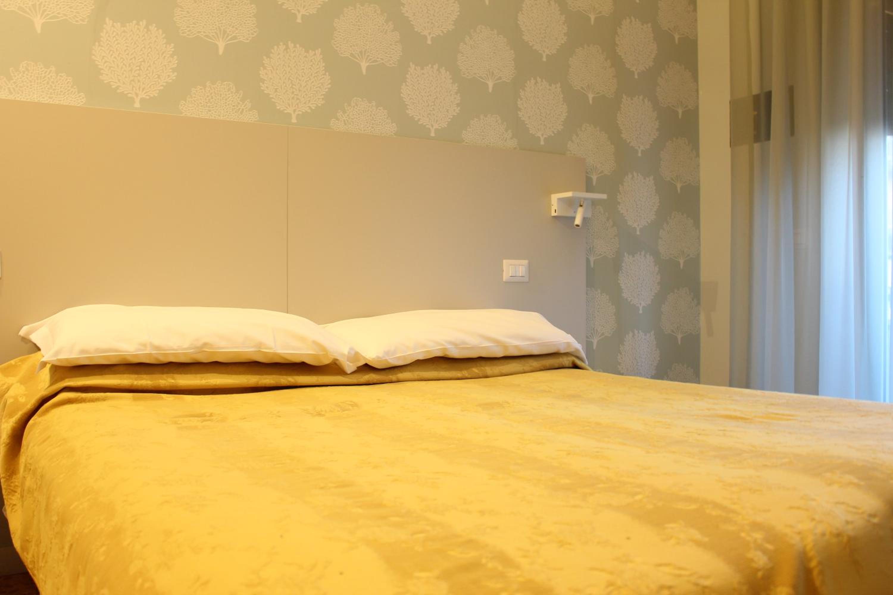 Double or Twin Room with Balcony photo 1