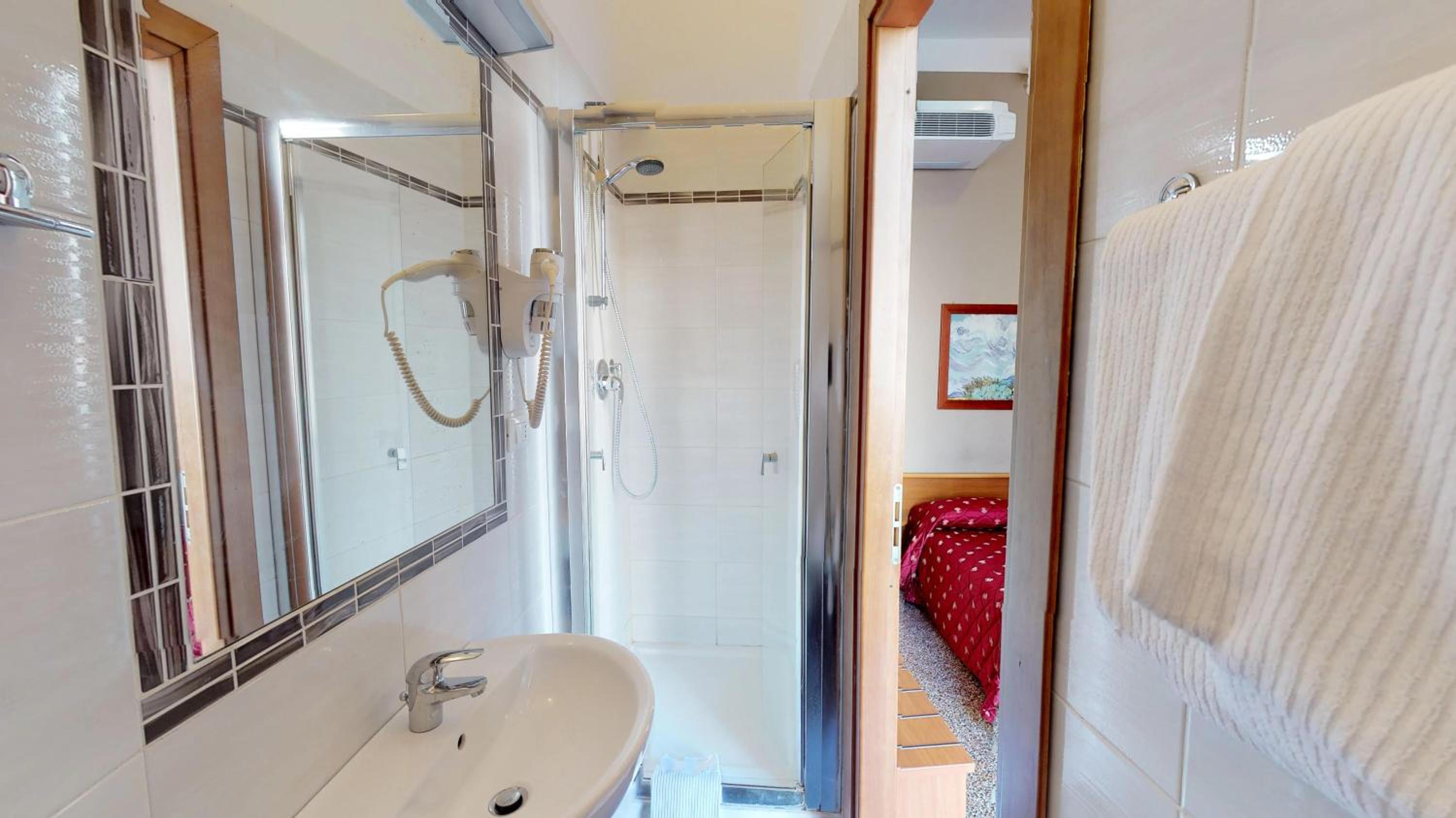 Triple Room - Photo 7