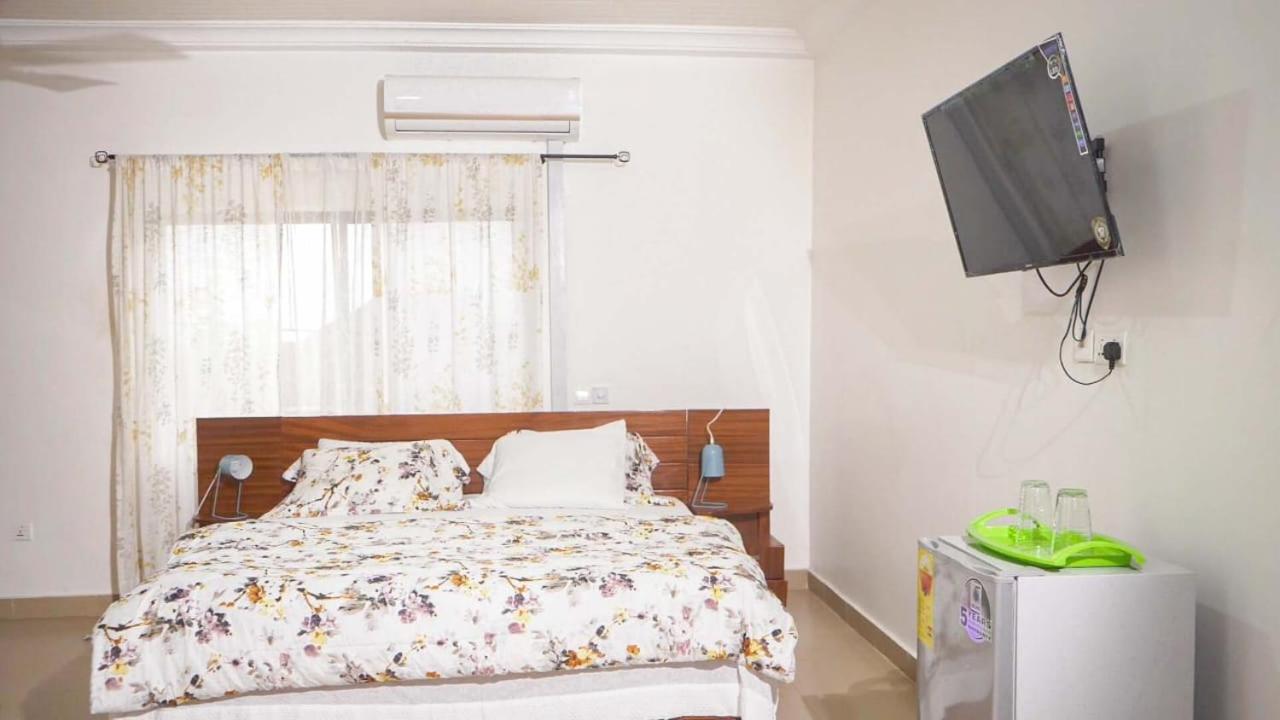 Double Room With Private Bathroom photo 1