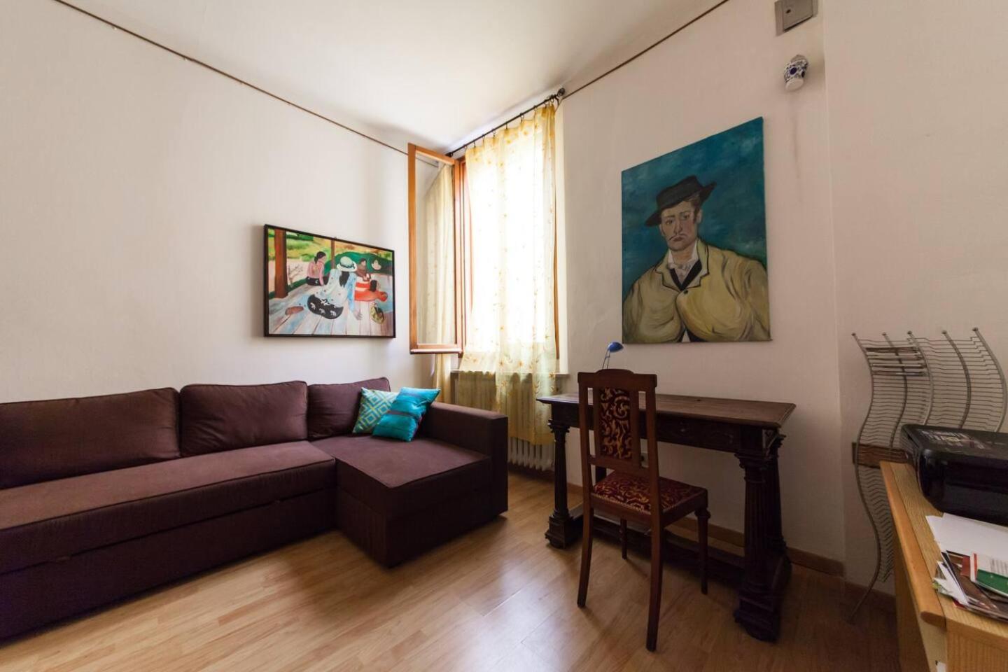 One-Bedroom Apartment photo 1