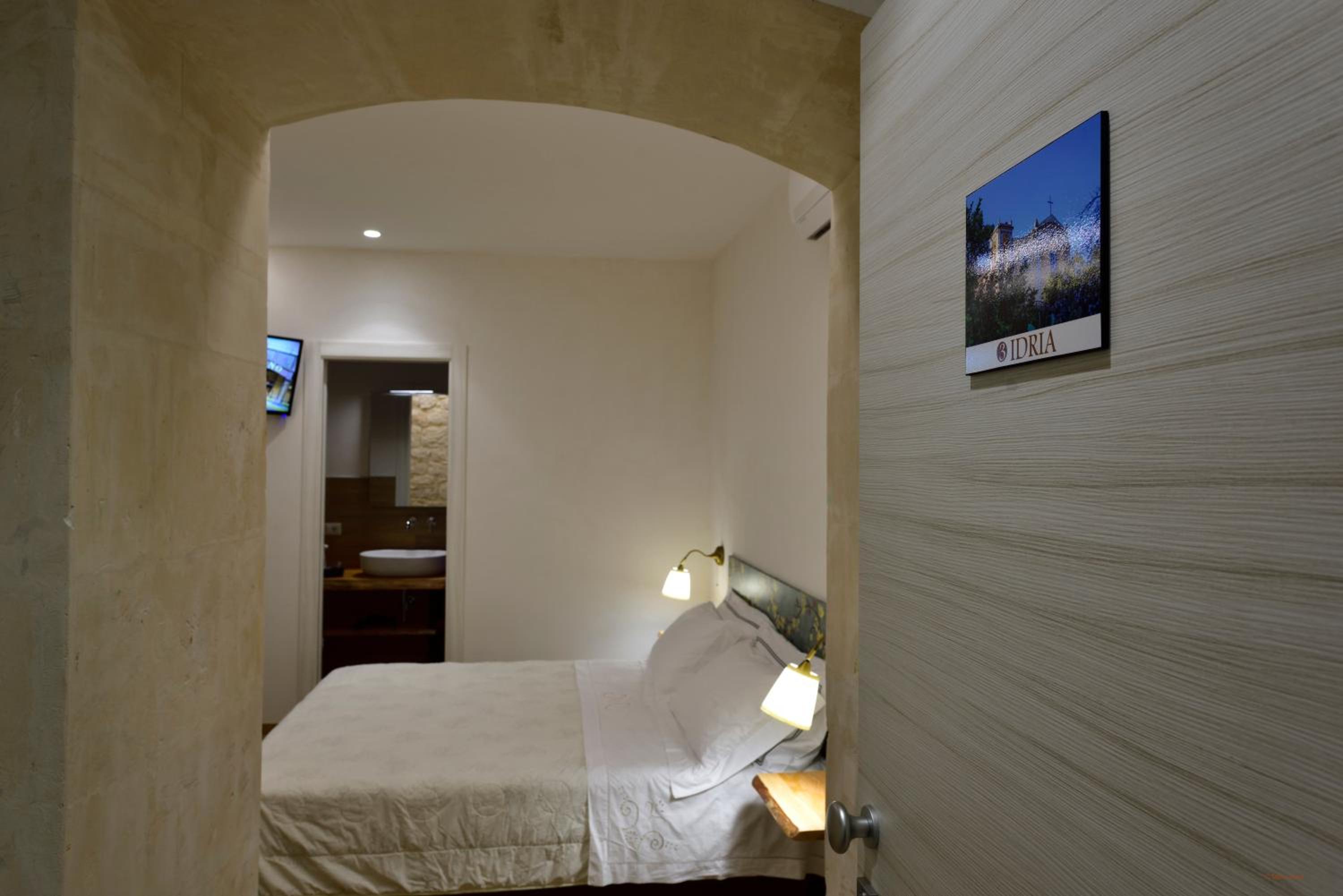Small Double Room photo 2