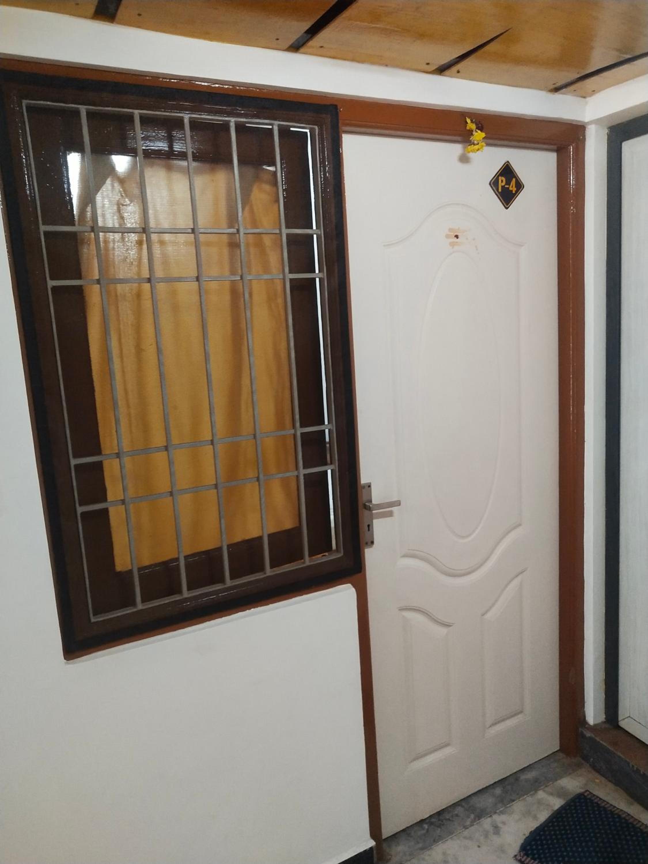 Deluxe Double Room (2 Adults + 1 Child) photo 2