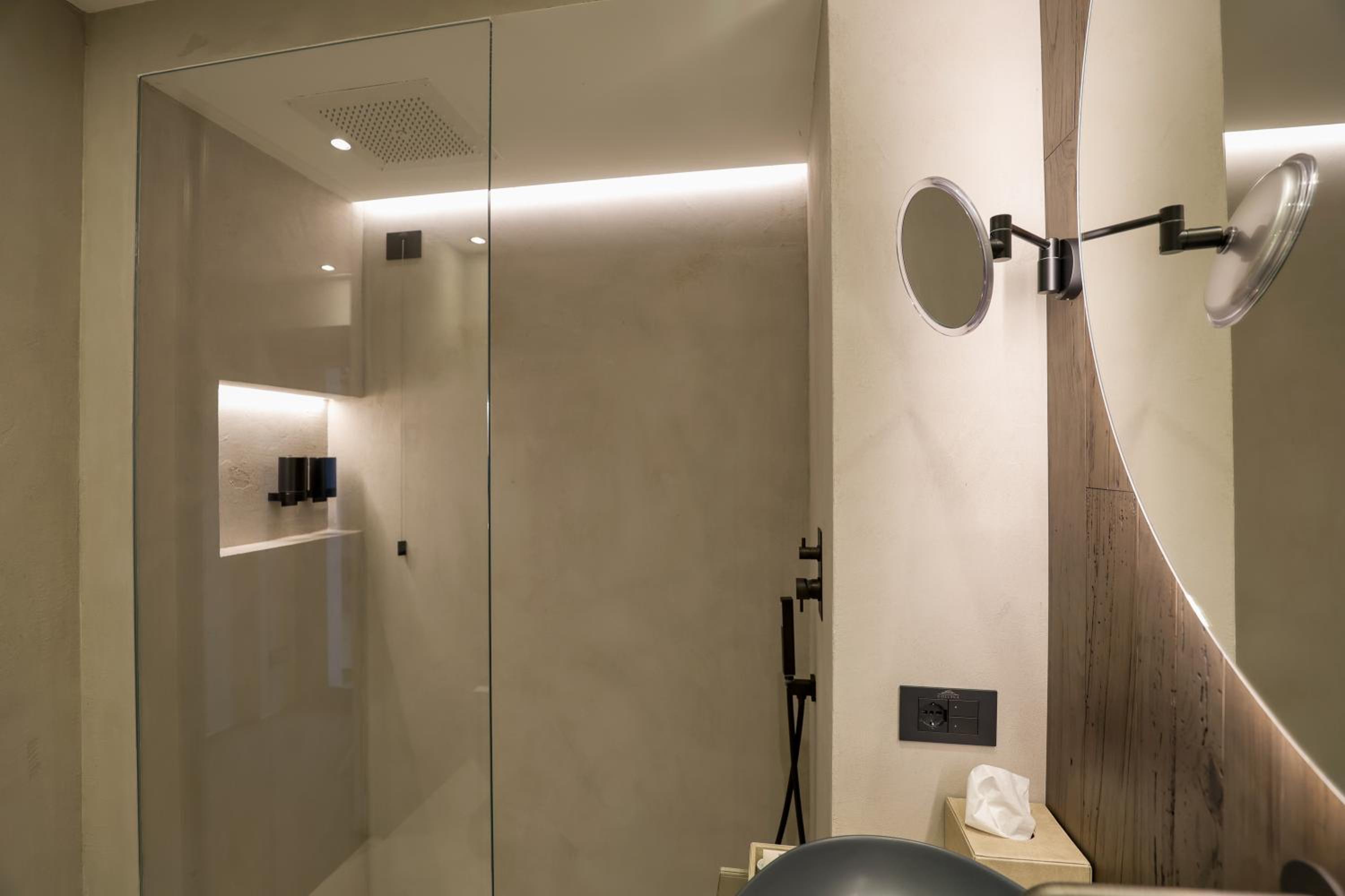 Junior Suite with Terrace - Photo 8