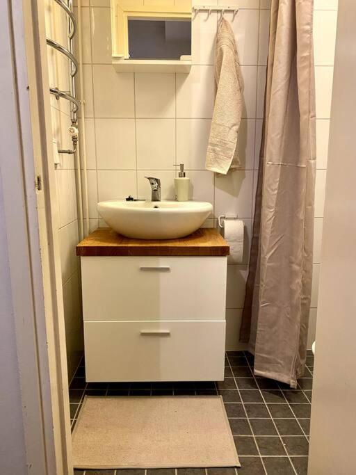 One-Bedroom Apartment photo 3