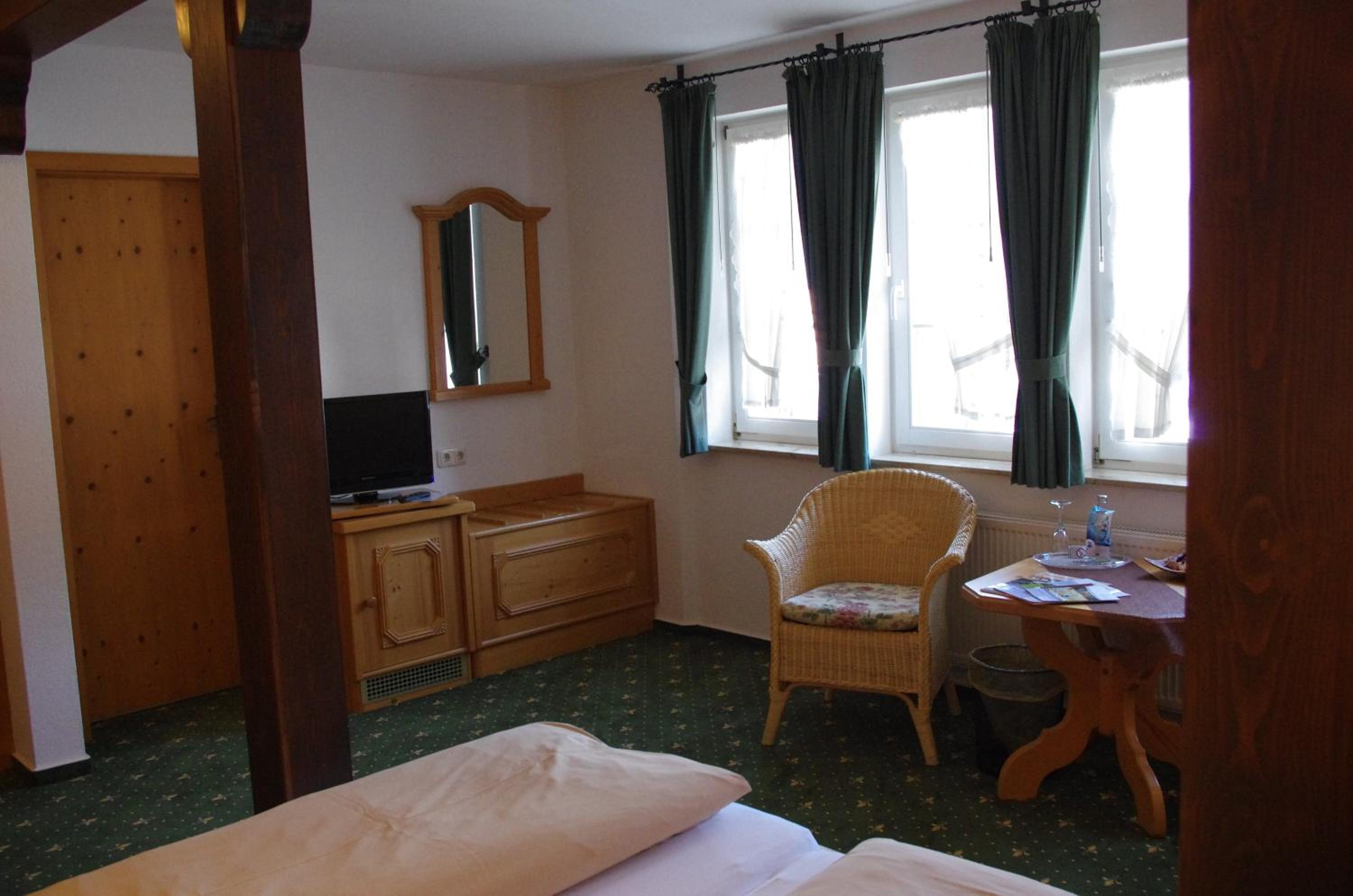 Double Room - Photo 10