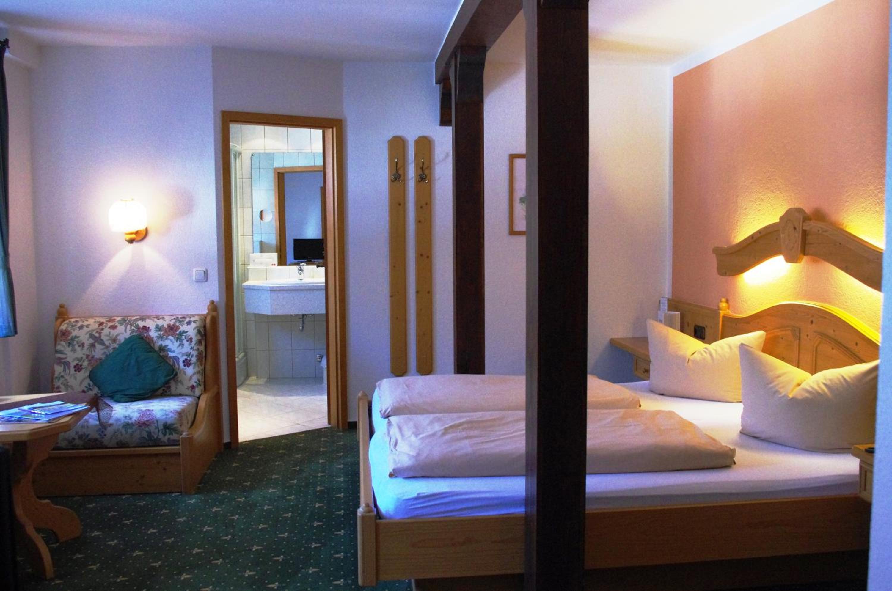 Double Room - Photo 18