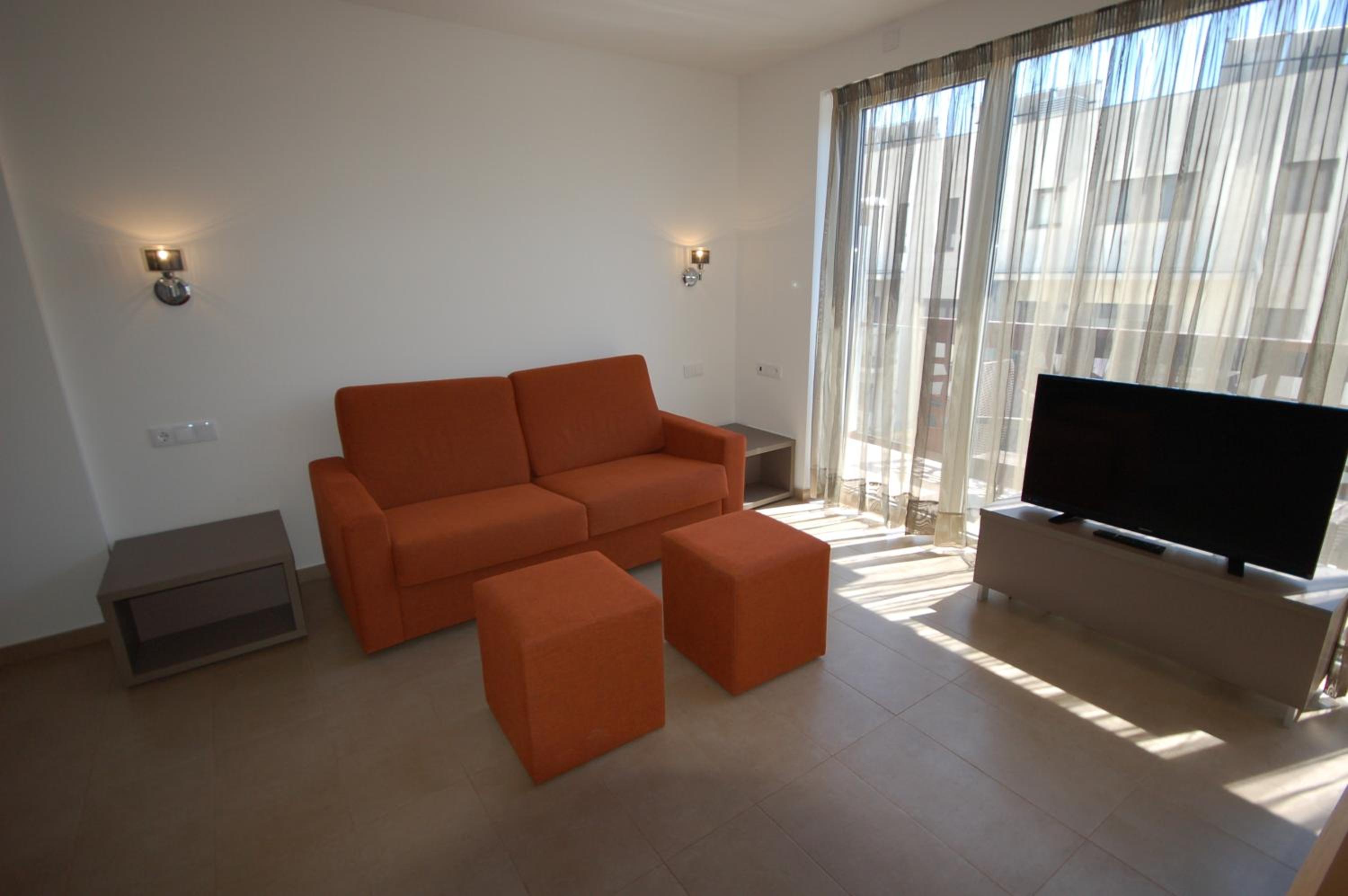 One-Bedroom Apartment with Terrace (4 Adults)