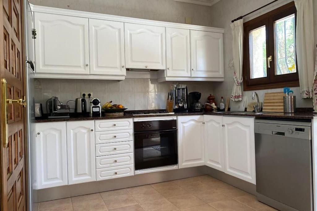 Three-Bedroom Villa photo 2