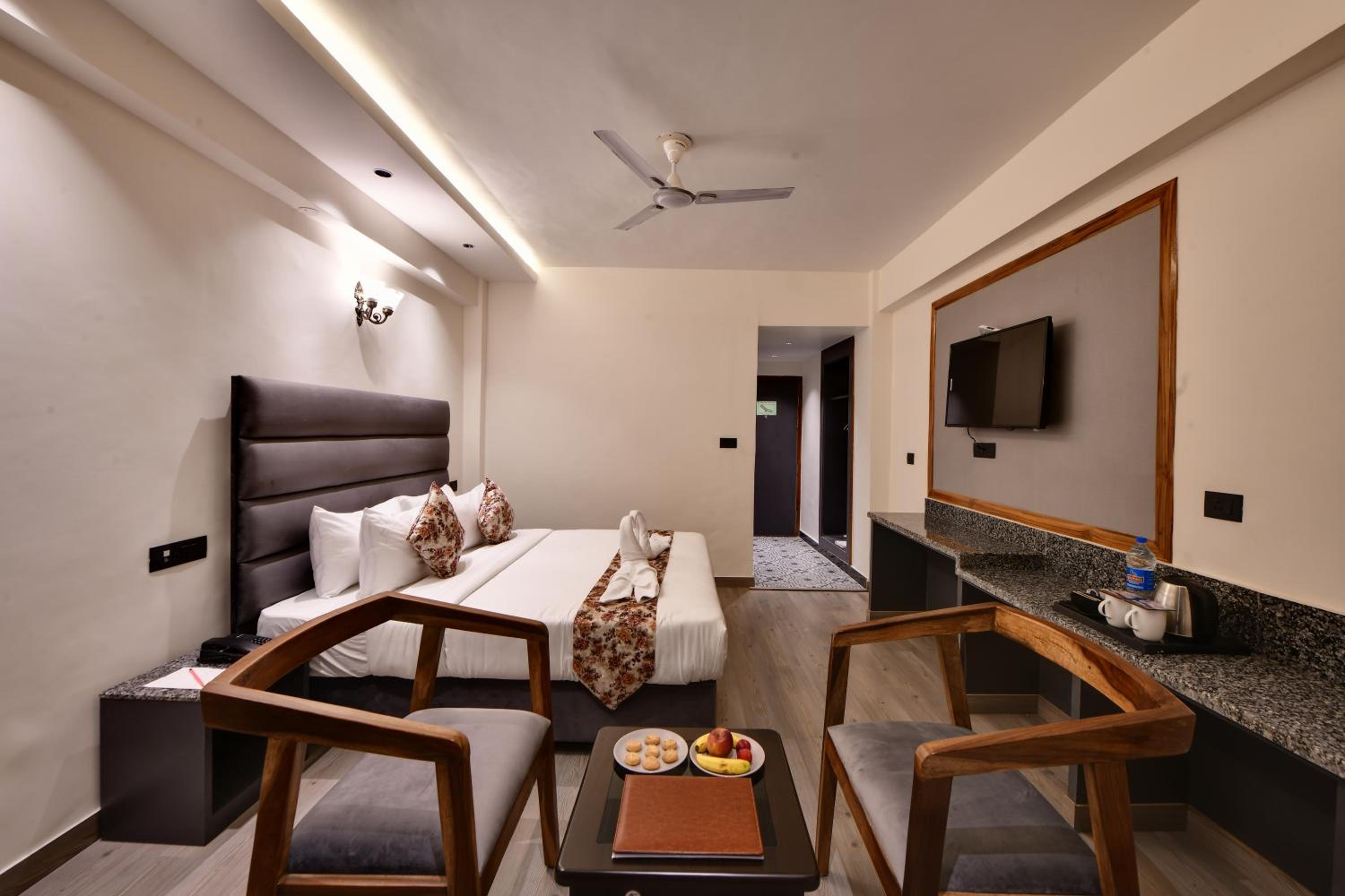 Deluxe Room - Photo 2