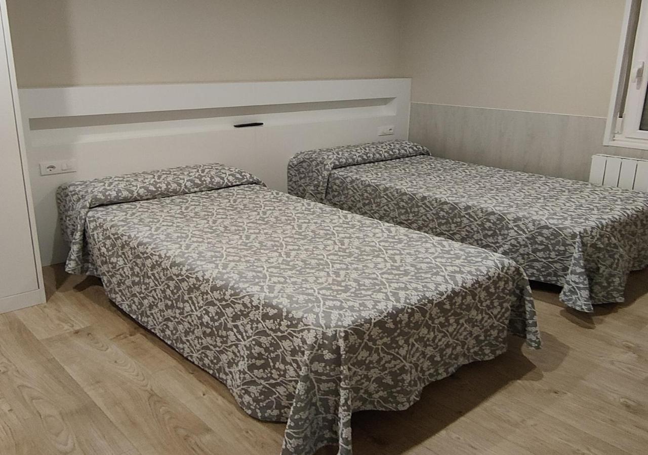 Double Room with Private Bathroom - Photo 11