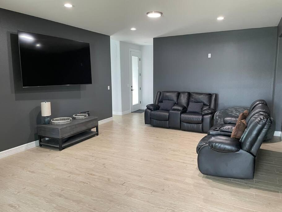 Three-Bedroom House photo 1