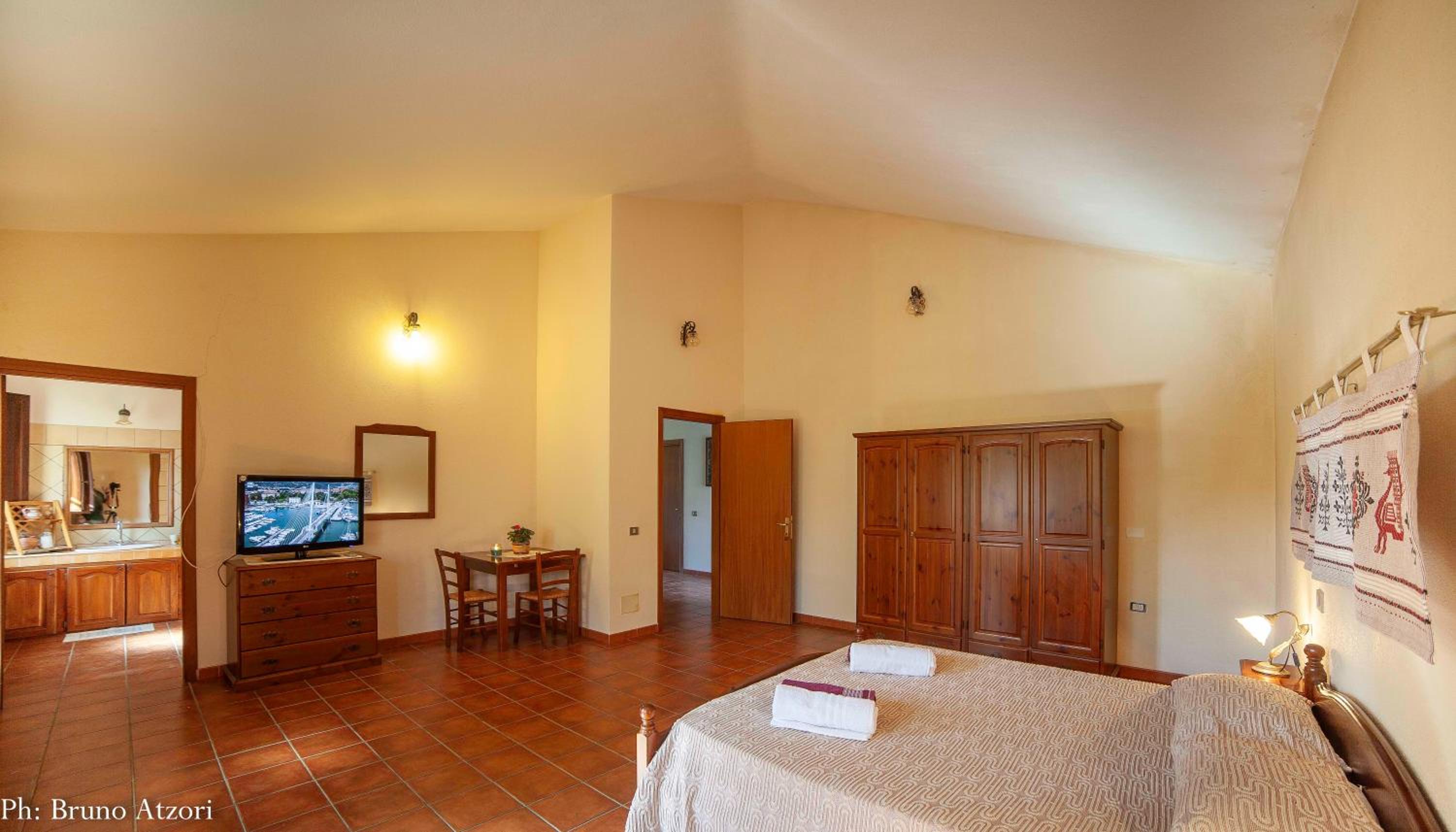 Triple Room with Private Bathroom - Photo 3