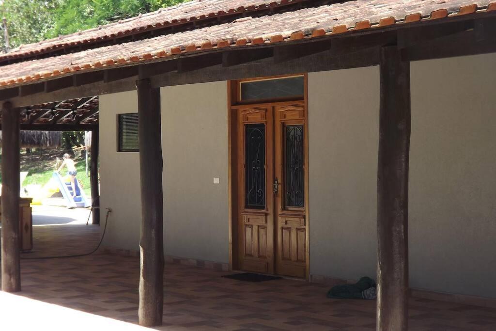 Five-Bedroom House photo 2