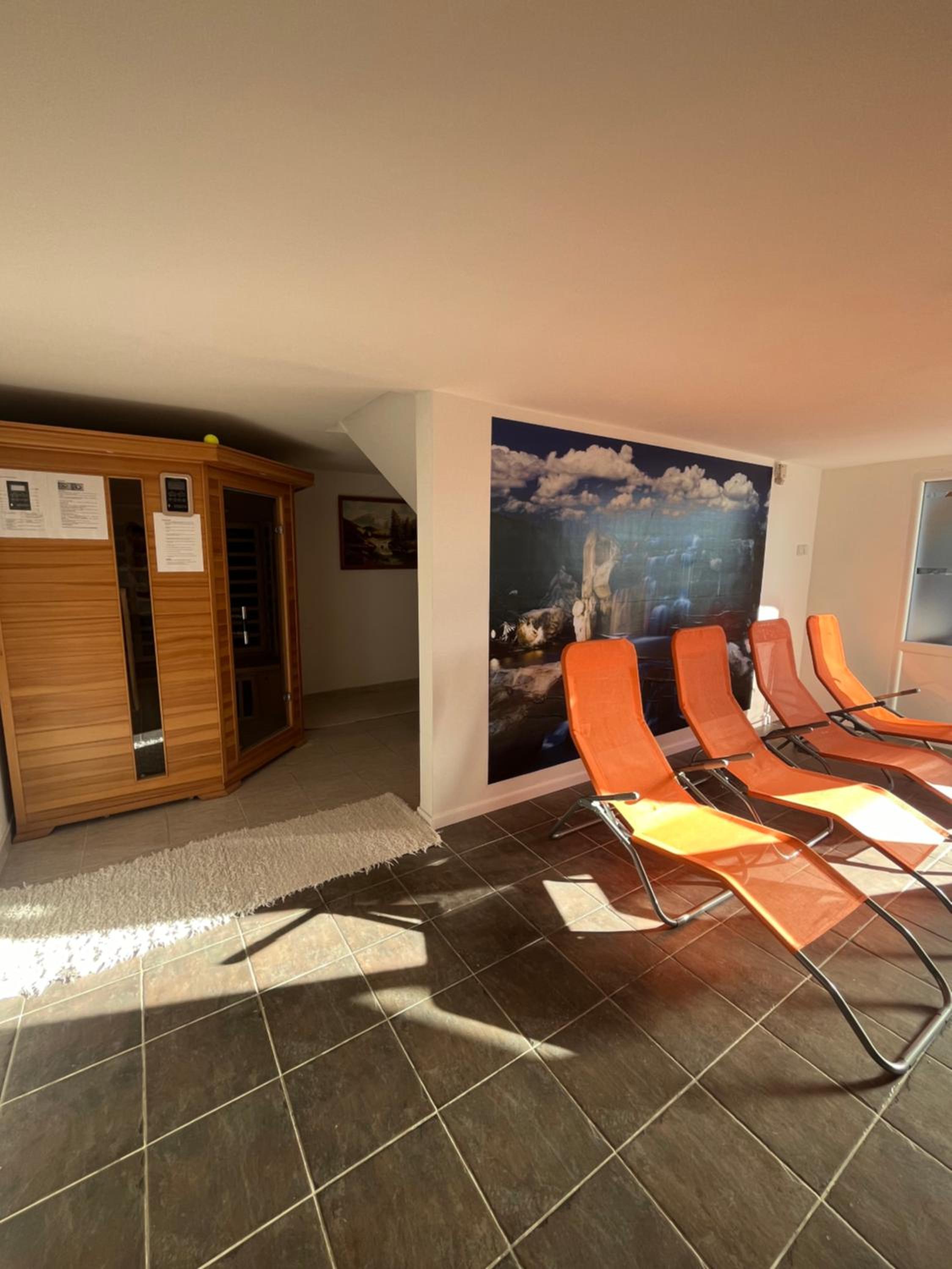 Four-Bedroom House photo 3